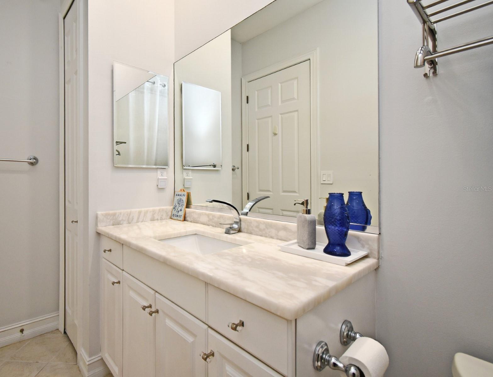 Image 27 of 34 For 601 Edwards Street 4204