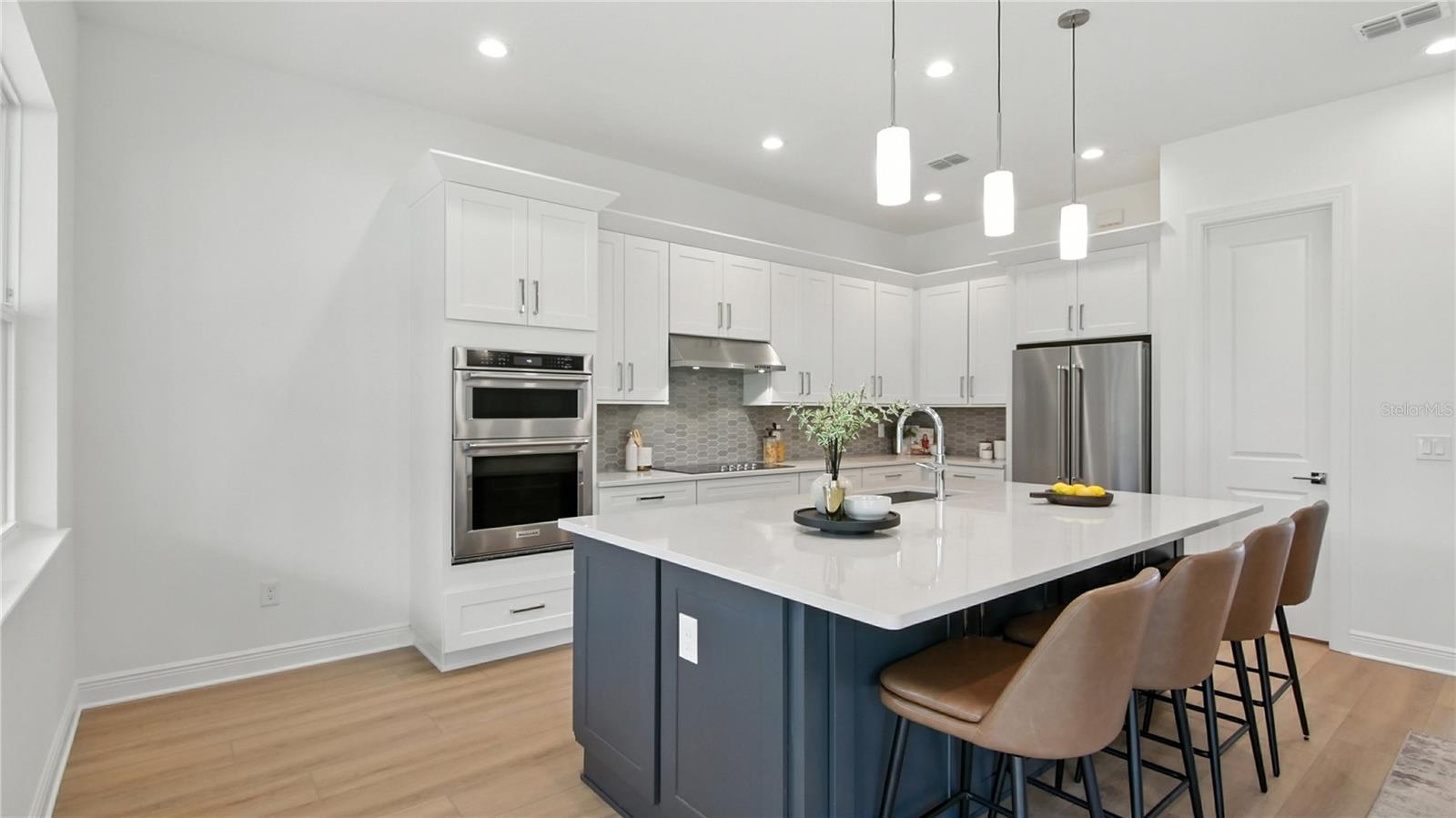 Image 10 of 33 For 1055 Gloryland Court