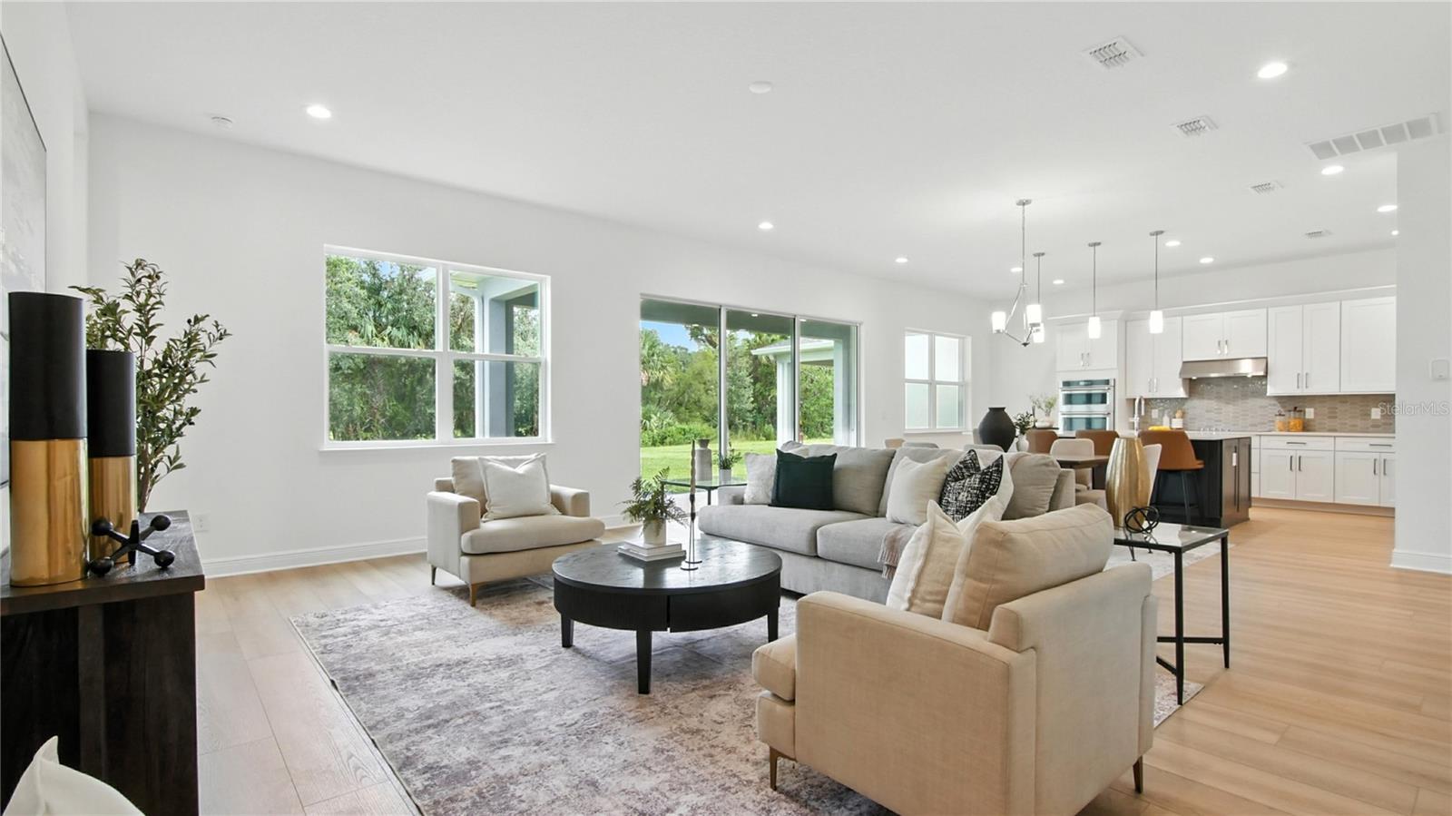 Image 14 of 33 For 1055 Gloryland Court