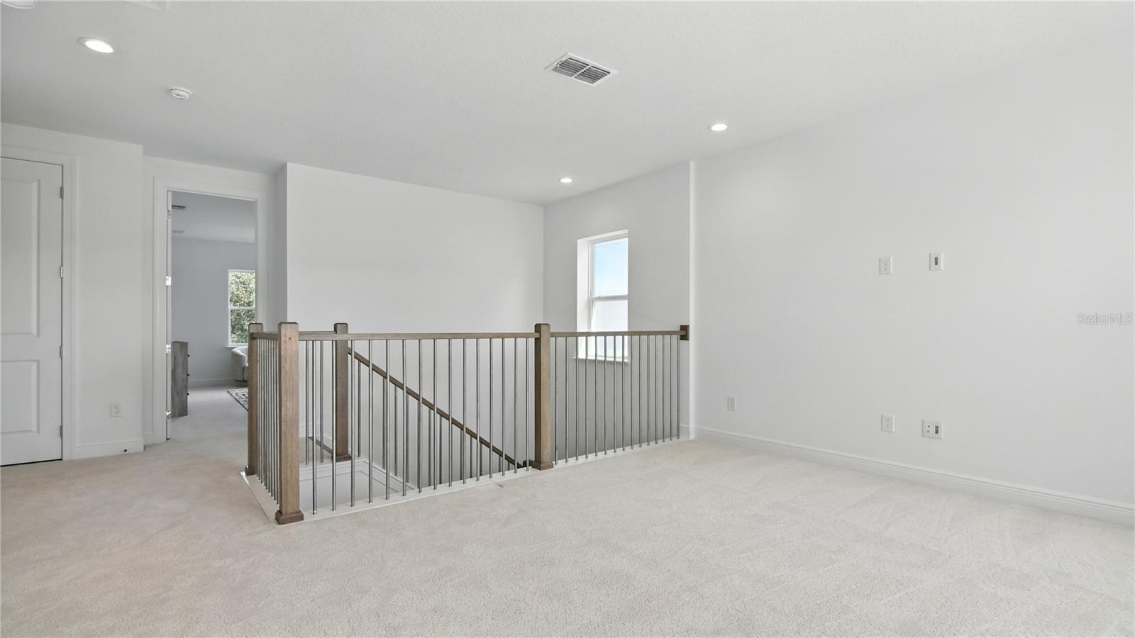 Image 21 of 33 For 1055 Gloryland Court