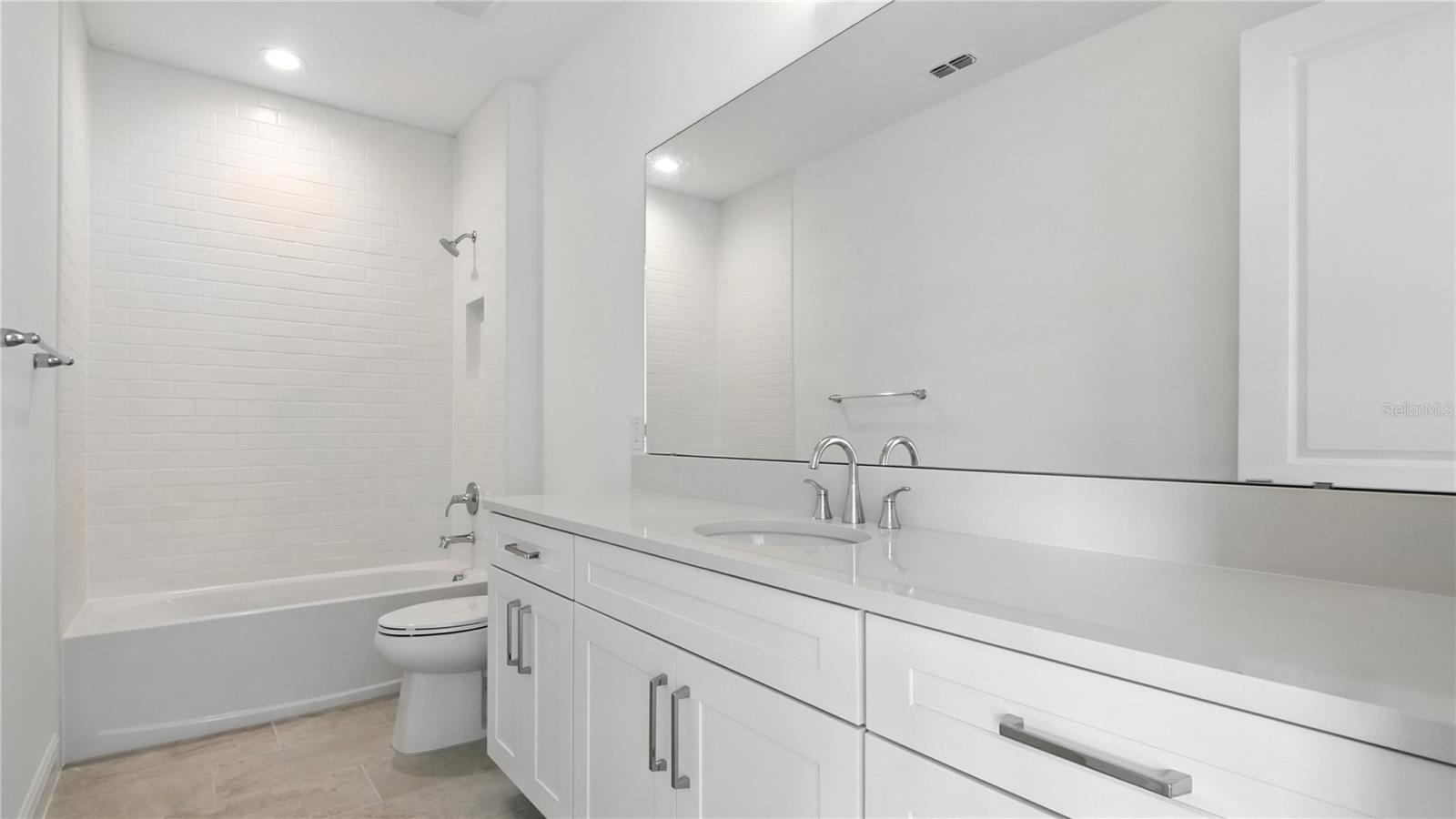 Image 23 of 33 For 1055 Gloryland Court