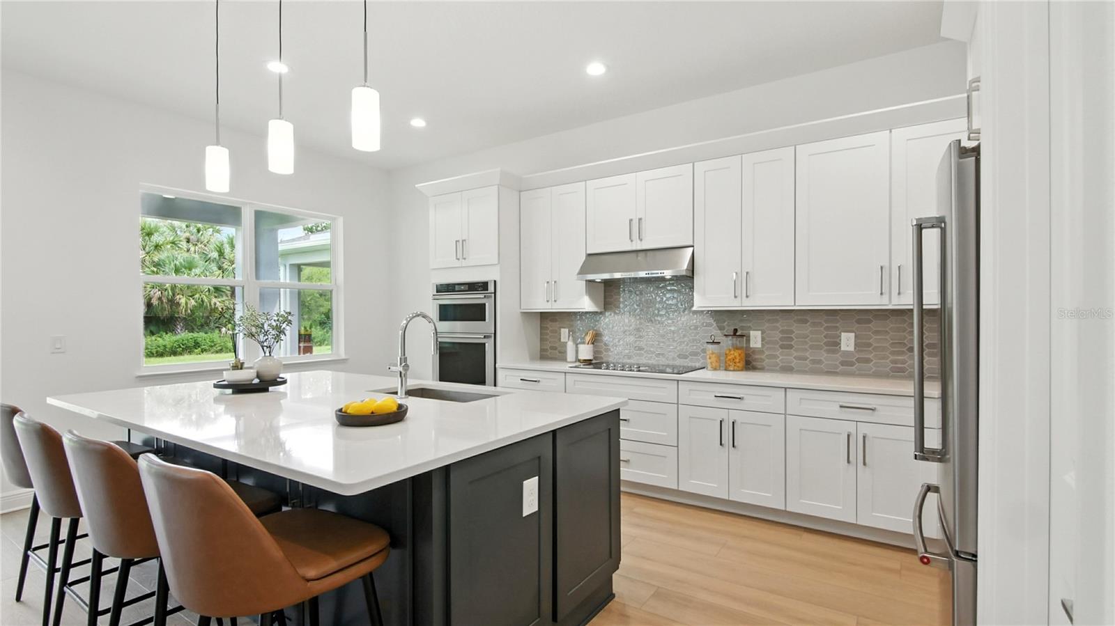 Image 7 of 33 For 1055 Gloryland Court