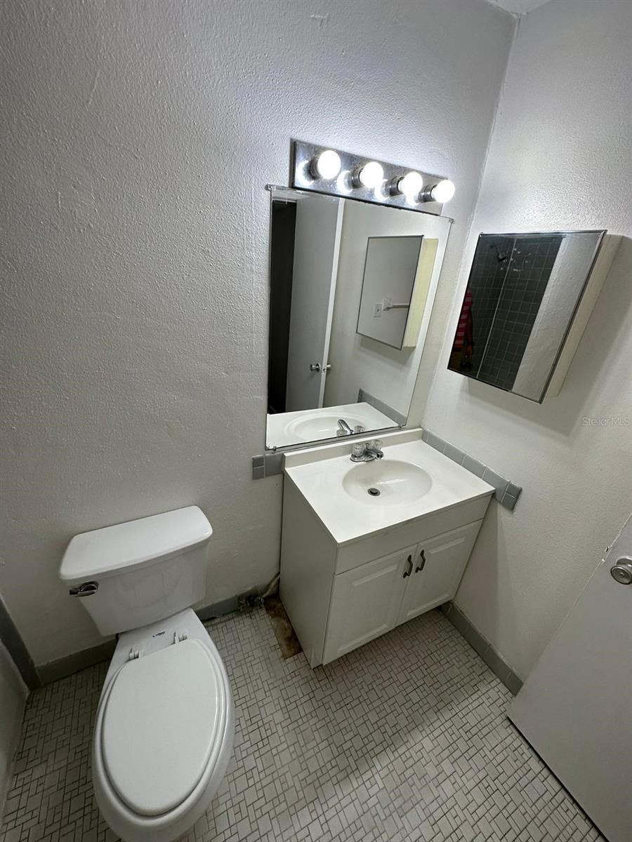 Image 12 of 31 For 1830 Maravilla Avenue 314