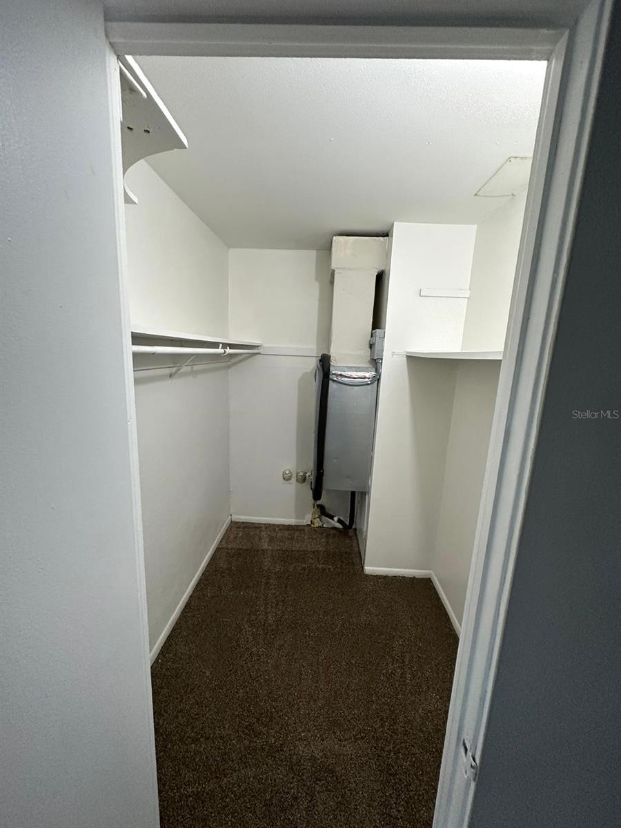Image 13 of 31 For 1830 Maravilla Avenue 314