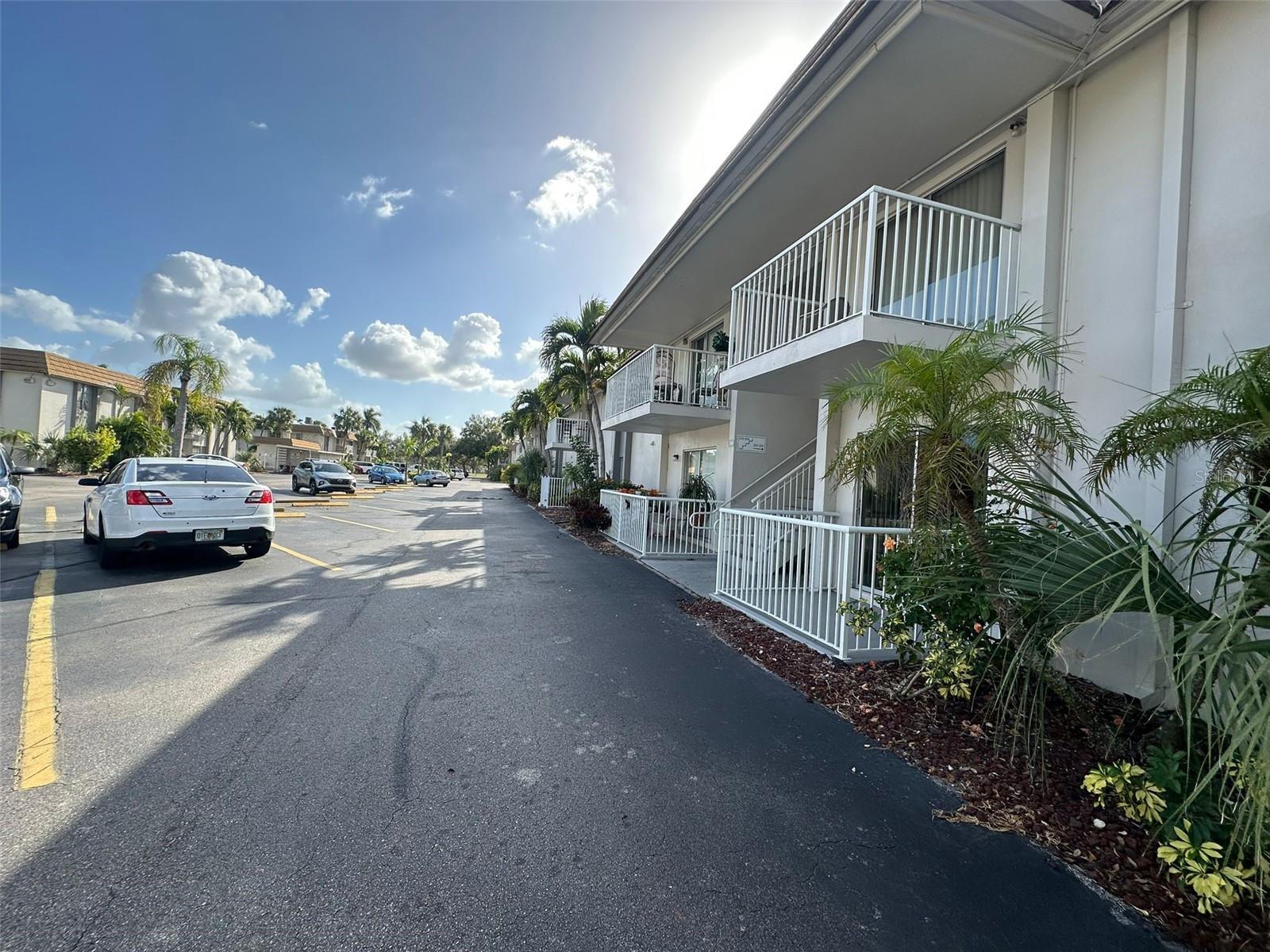 Image 20 of 31 For 1830 Maravilla Avenue 314