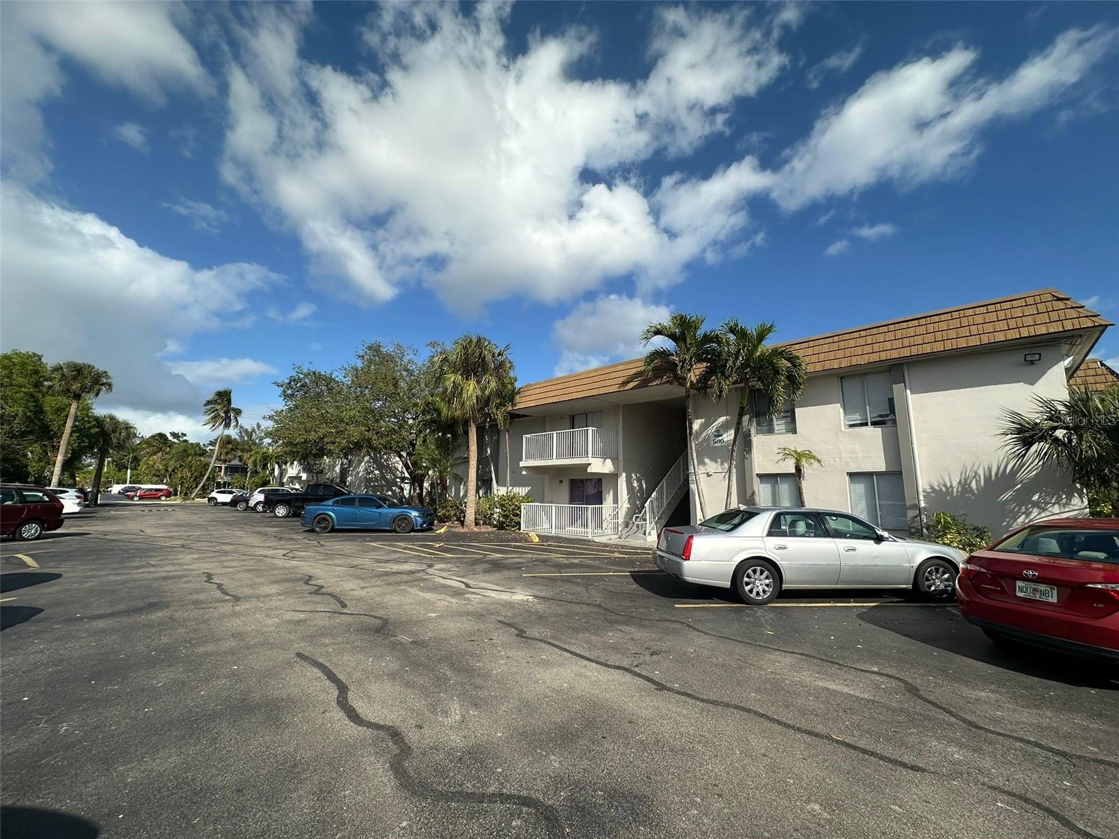 Image 22 of 31 For 1830 Maravilla Avenue 314