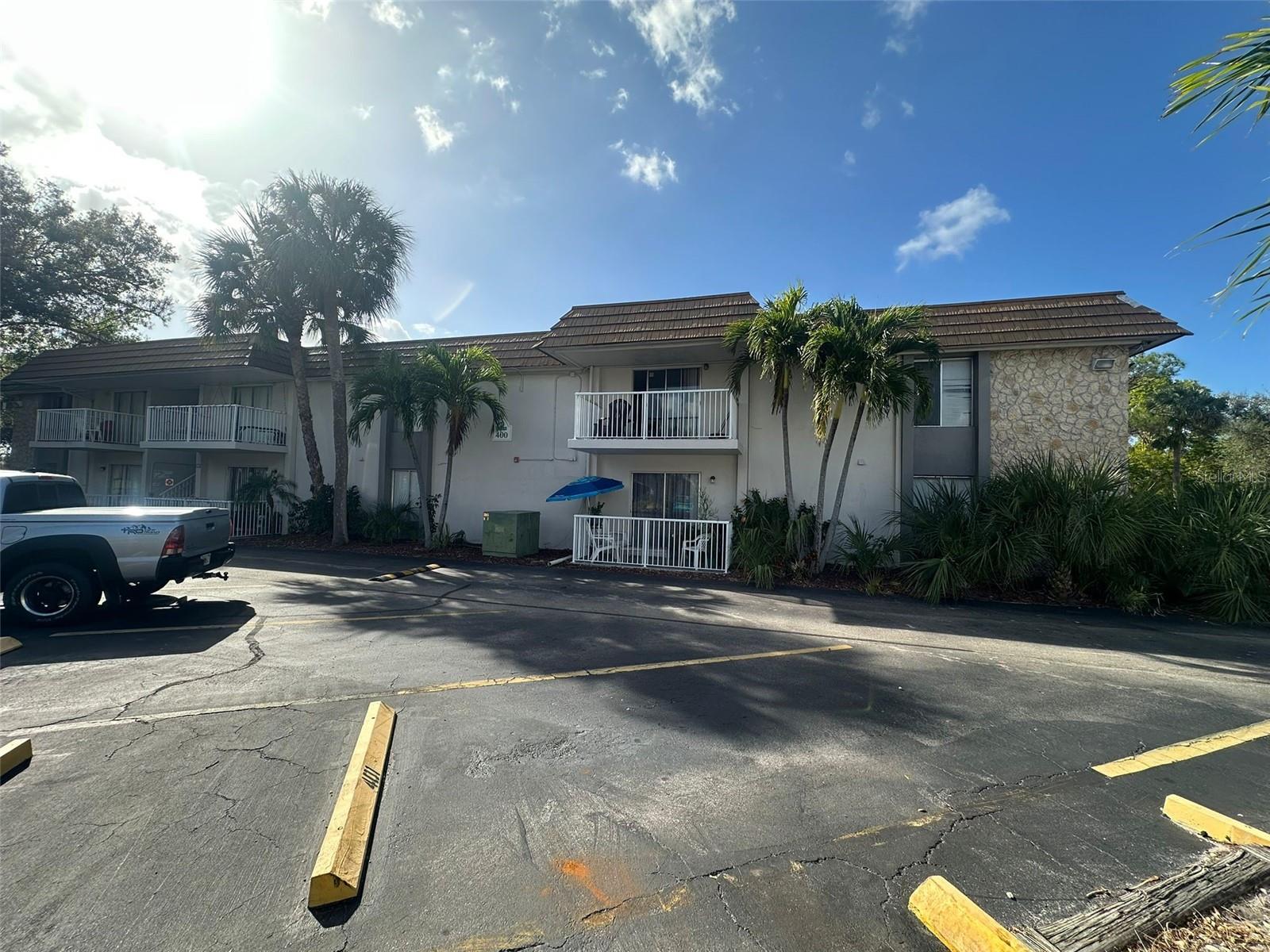 Image 3 of 31 For 1830 Maravilla Avenue 314