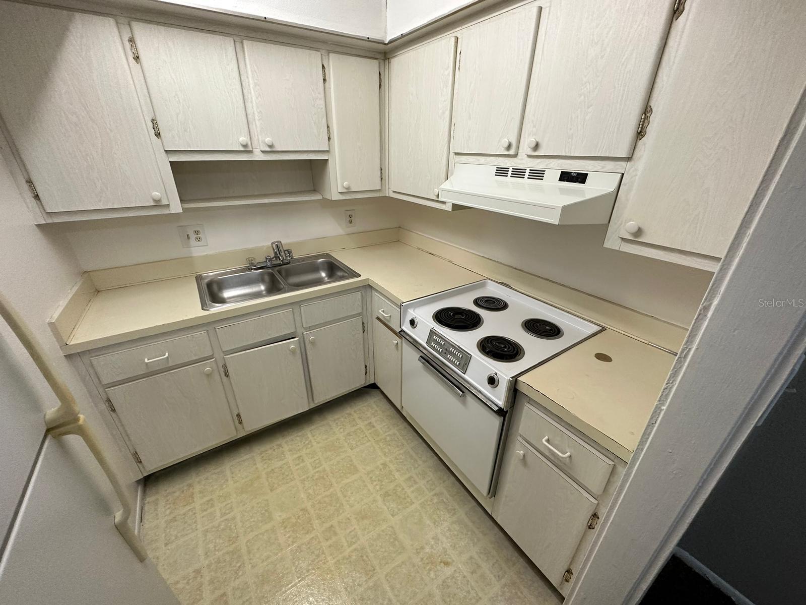 Image 6 of 31 For 1830 Maravilla Avenue 314