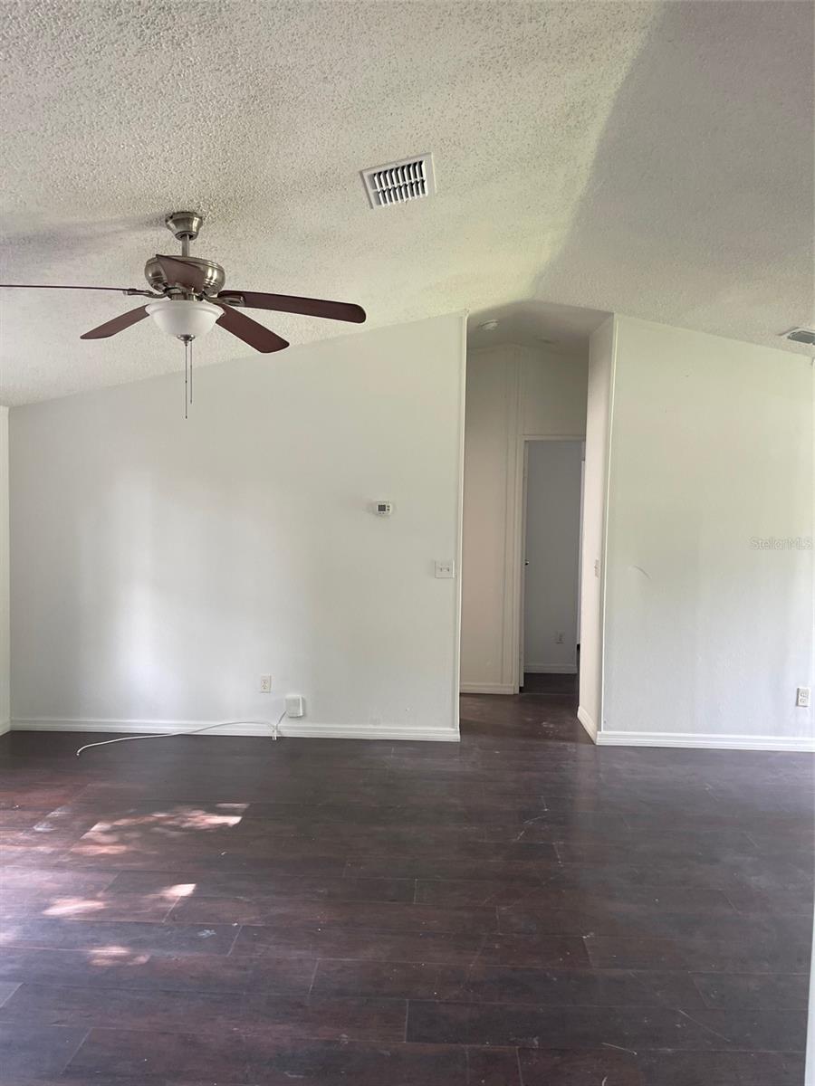 Image 2 of 7 For 4425 Crossen Drive