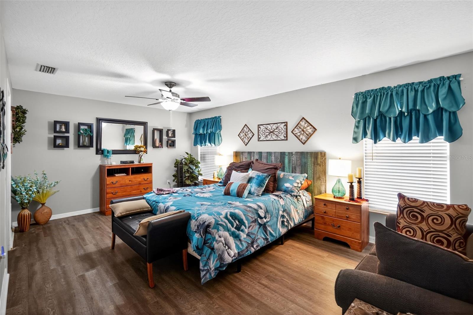 Image 11 of 29 For 2608 Whitewood Road