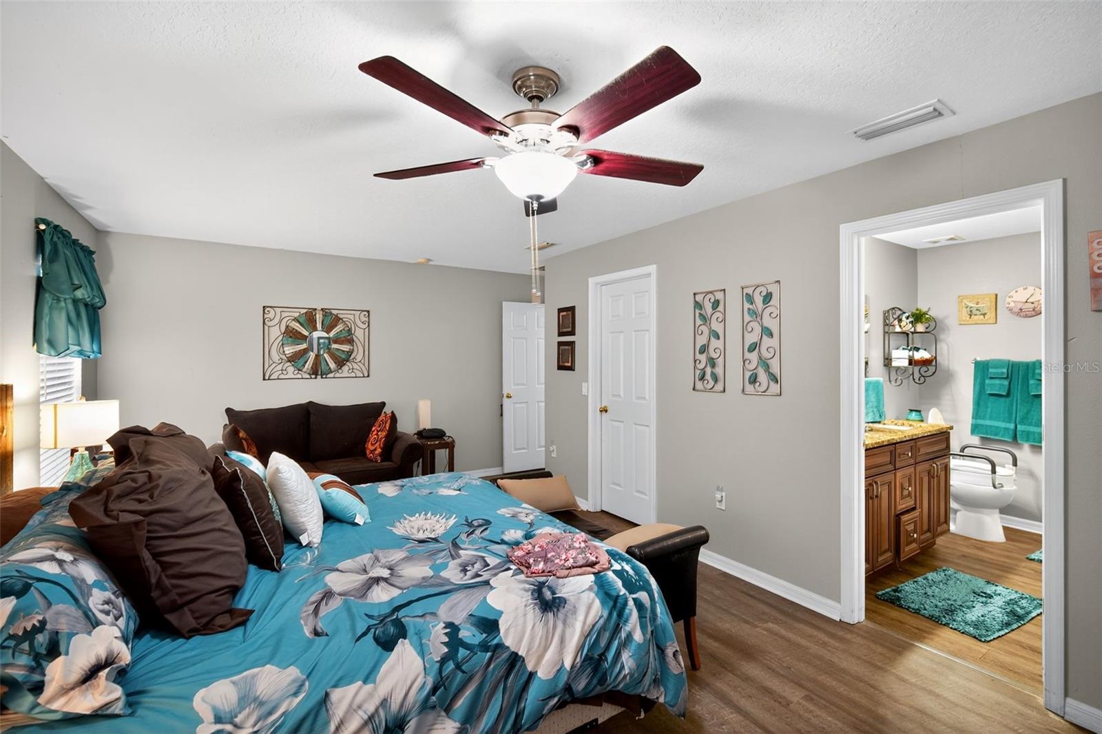 Image 12 of 29 For 2608 Whitewood Road