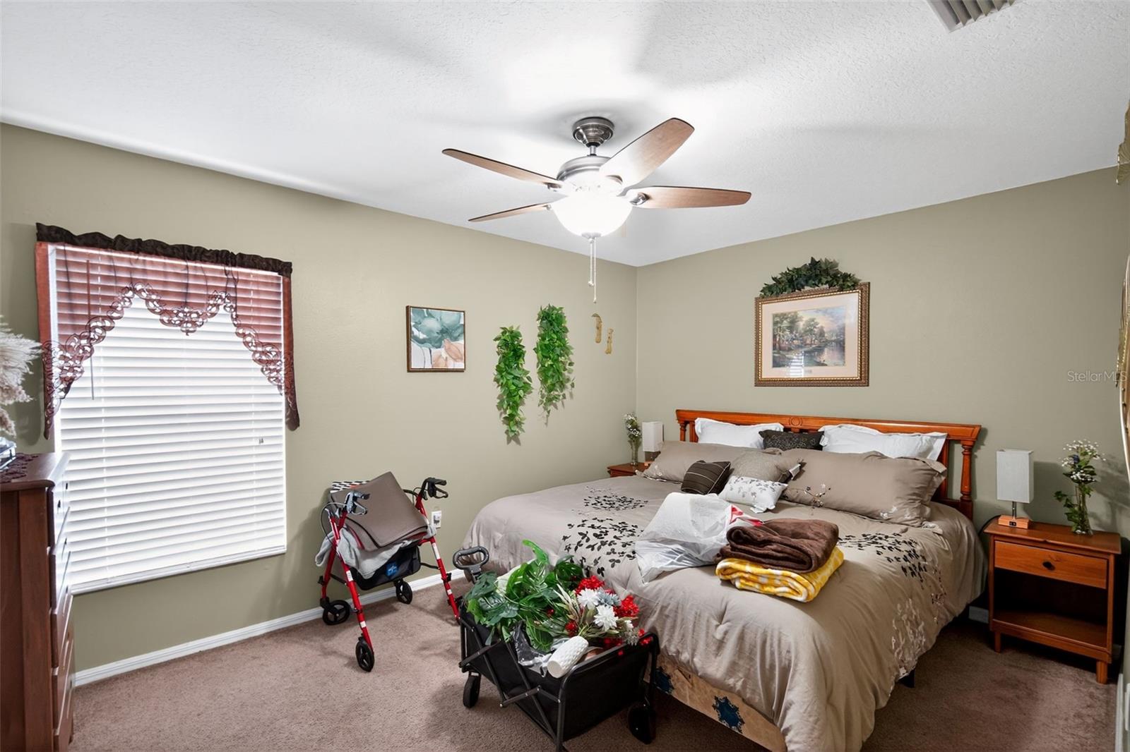 Image 18 of 29 For 2608 Whitewood Road