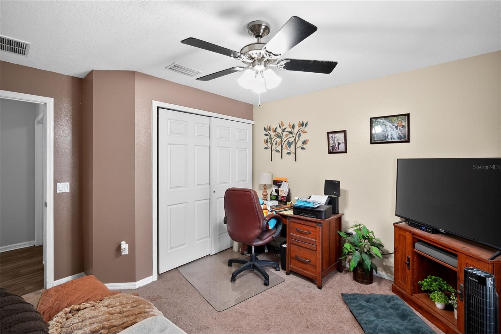 Image 21 of 29 For 2608 Whitewood Road