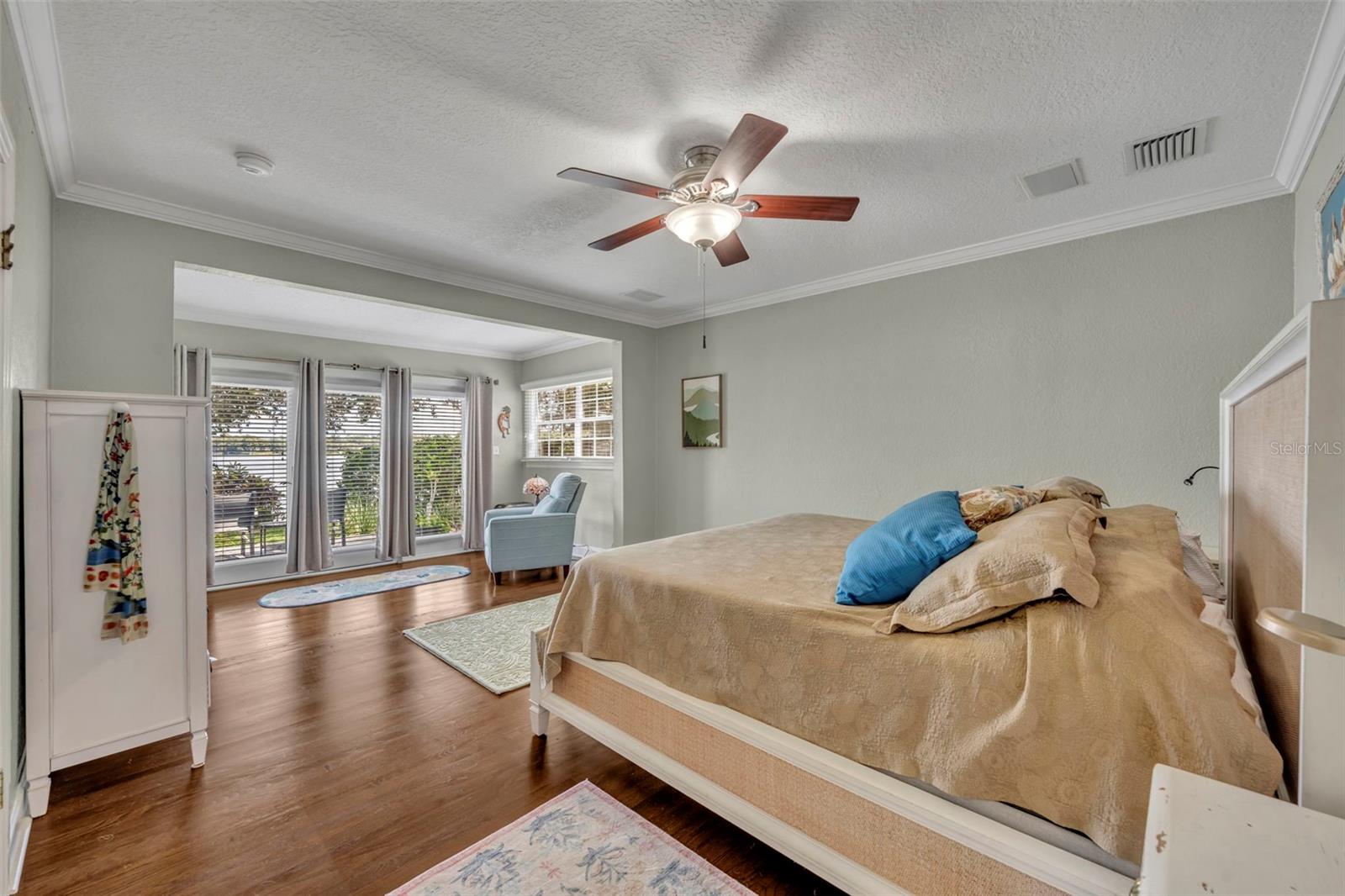 Image 17 of 35 For 1919 Lakeside Drive