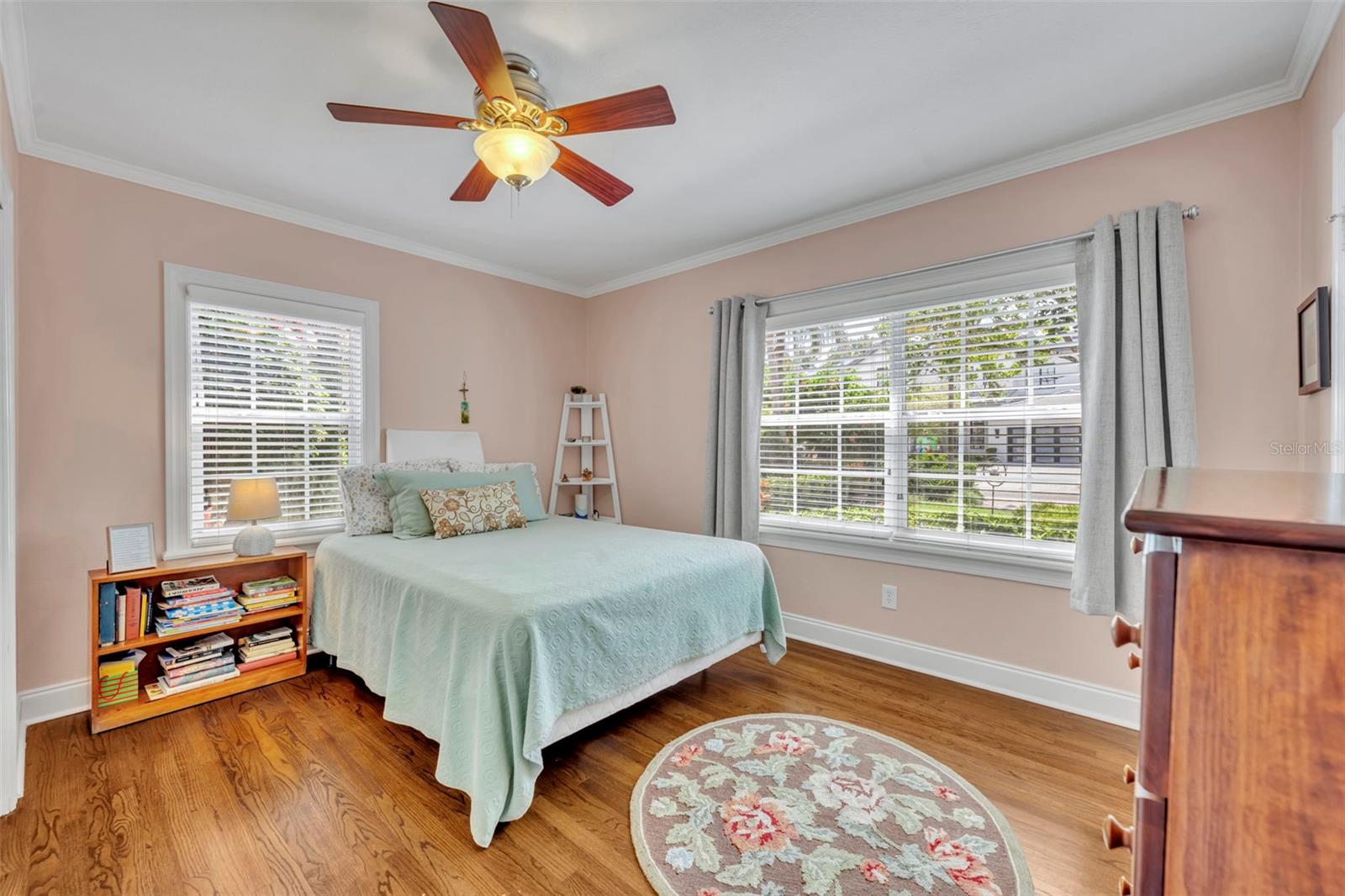 Image 21 of 35 For 1919 Lakeside Drive