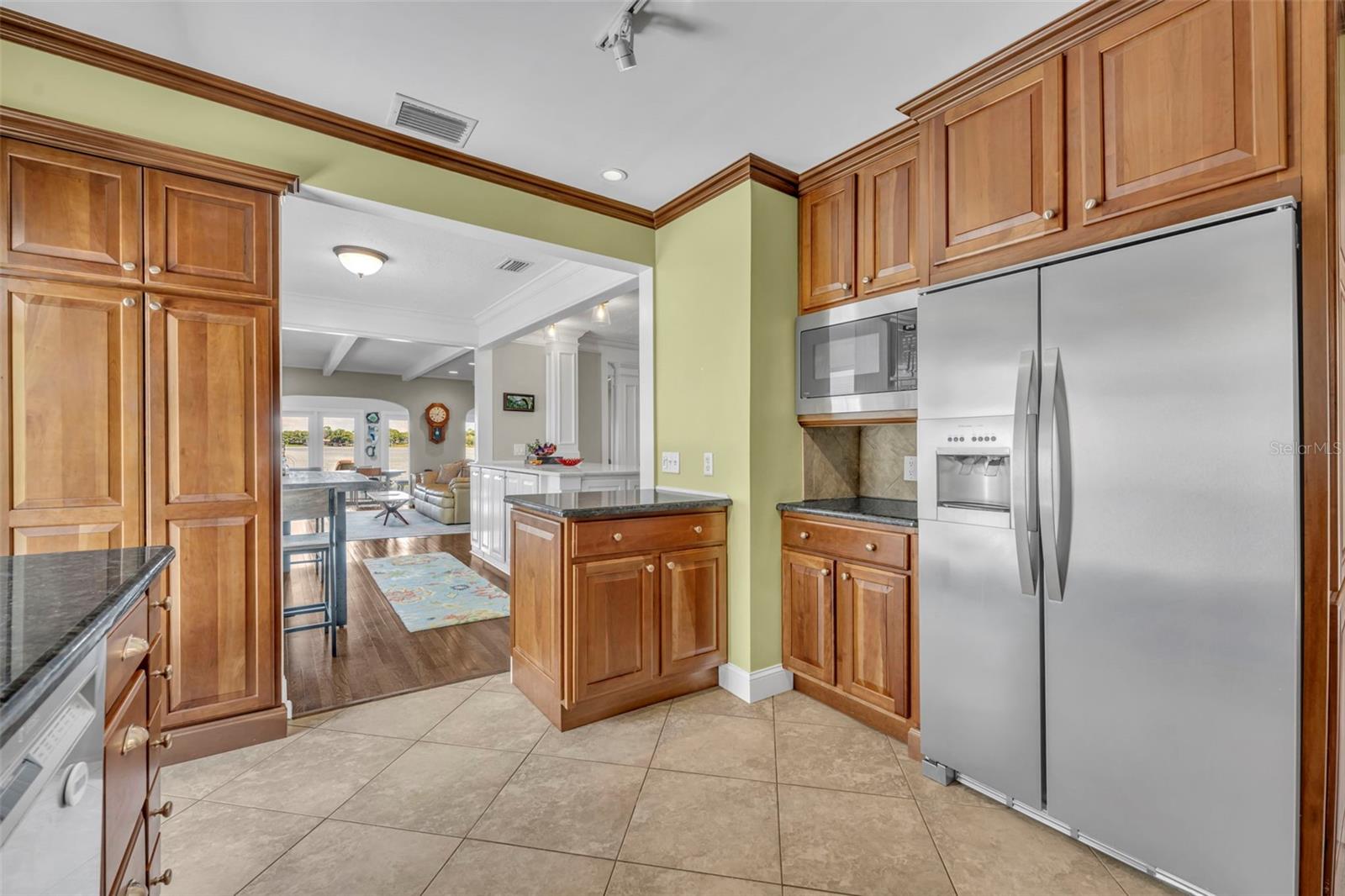 Image 7 of 35 For 1919 Lakeside Drive