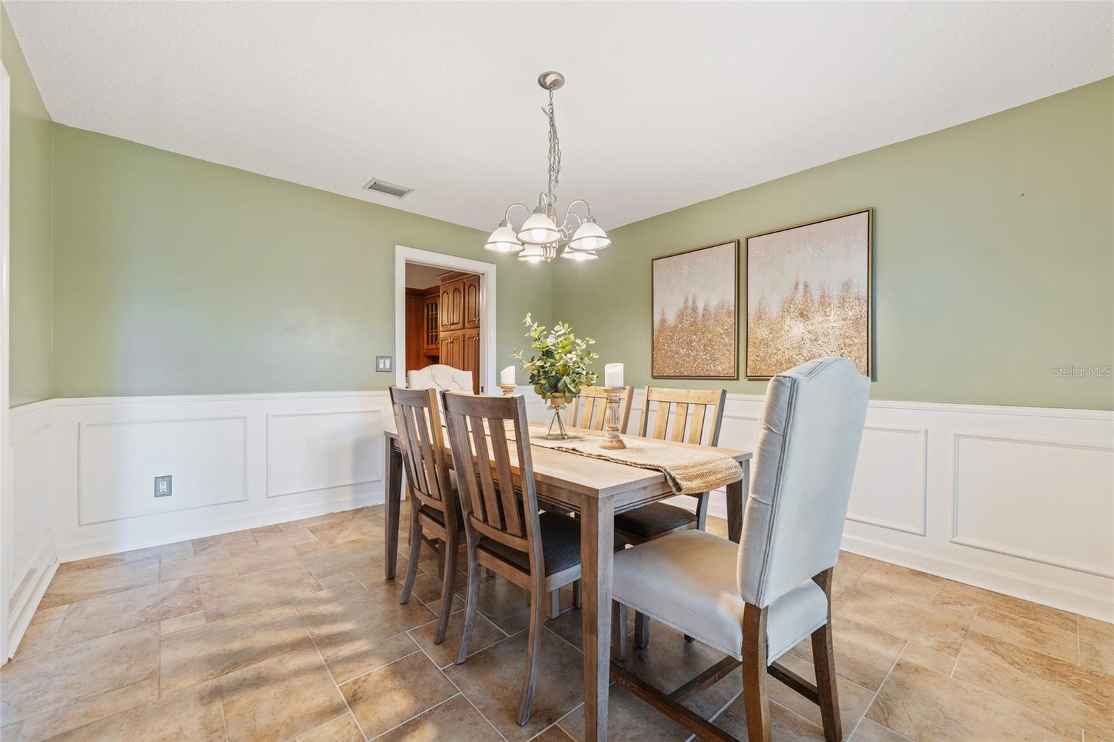 Image 10 of 52 For 137 Spring Chase Circle