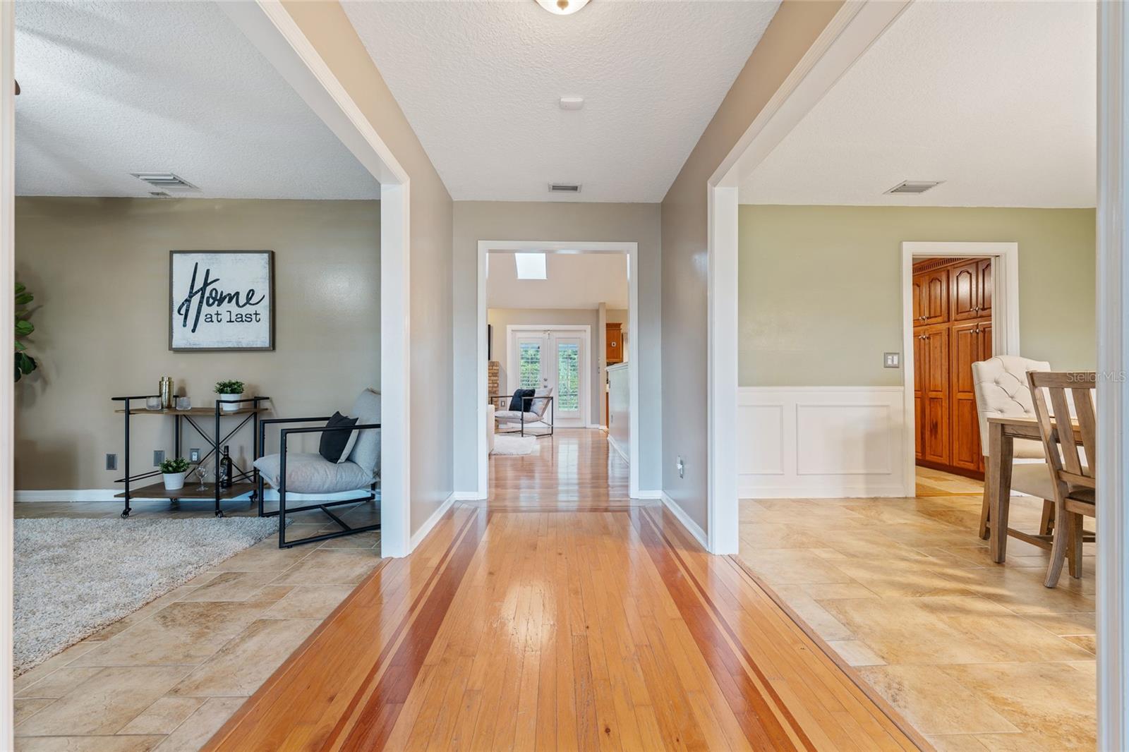 Image 8 of 52 For 137 Spring Chase Circle