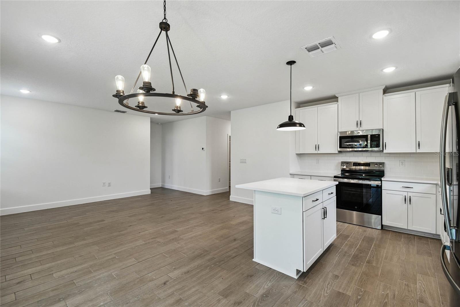 Image 13 of 32 For 8279 Travis Drive 48