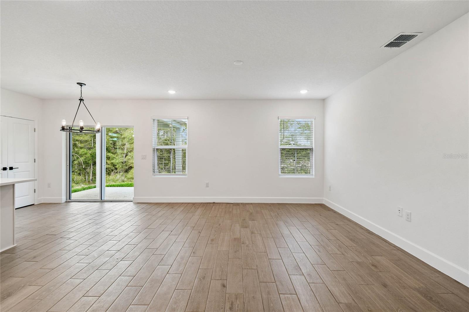 Image 14 of 32 For 8279 Travis Drive 48