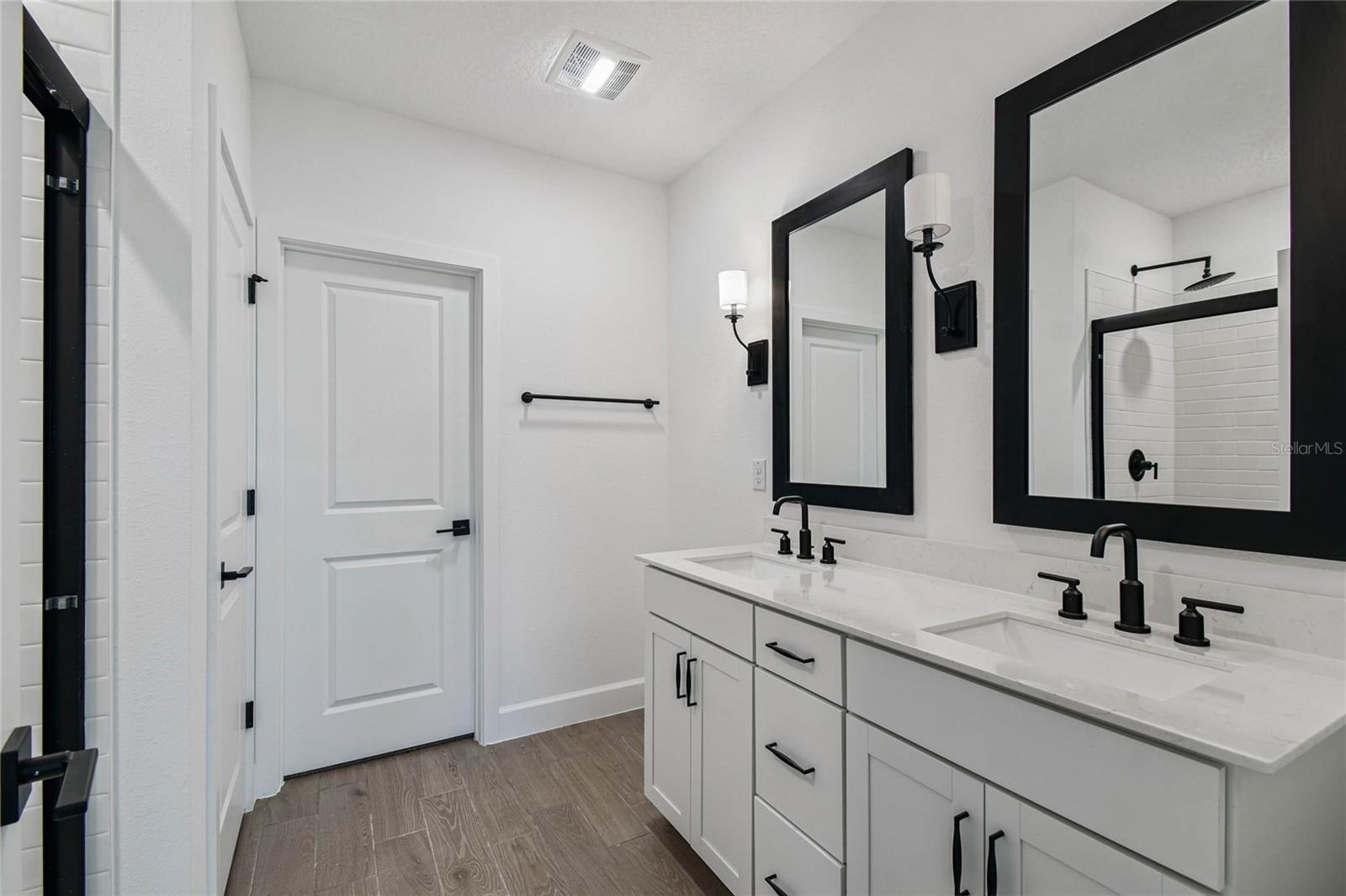 Image 21 of 32 For 8279 Travis Drive 48