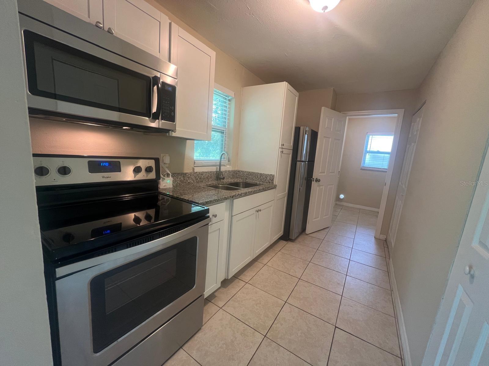 Image 6 of 15 For 2130 Messina Avenue