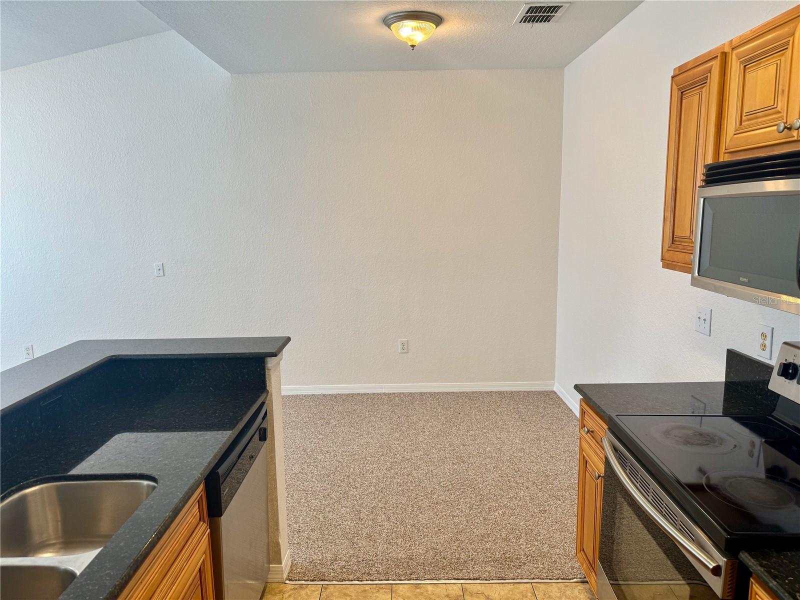 Image 8 of 19 For 832 Grand Regency Point 204