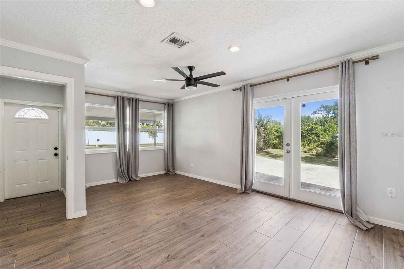 Image 10 of 32 For 740 Baffie Avenue