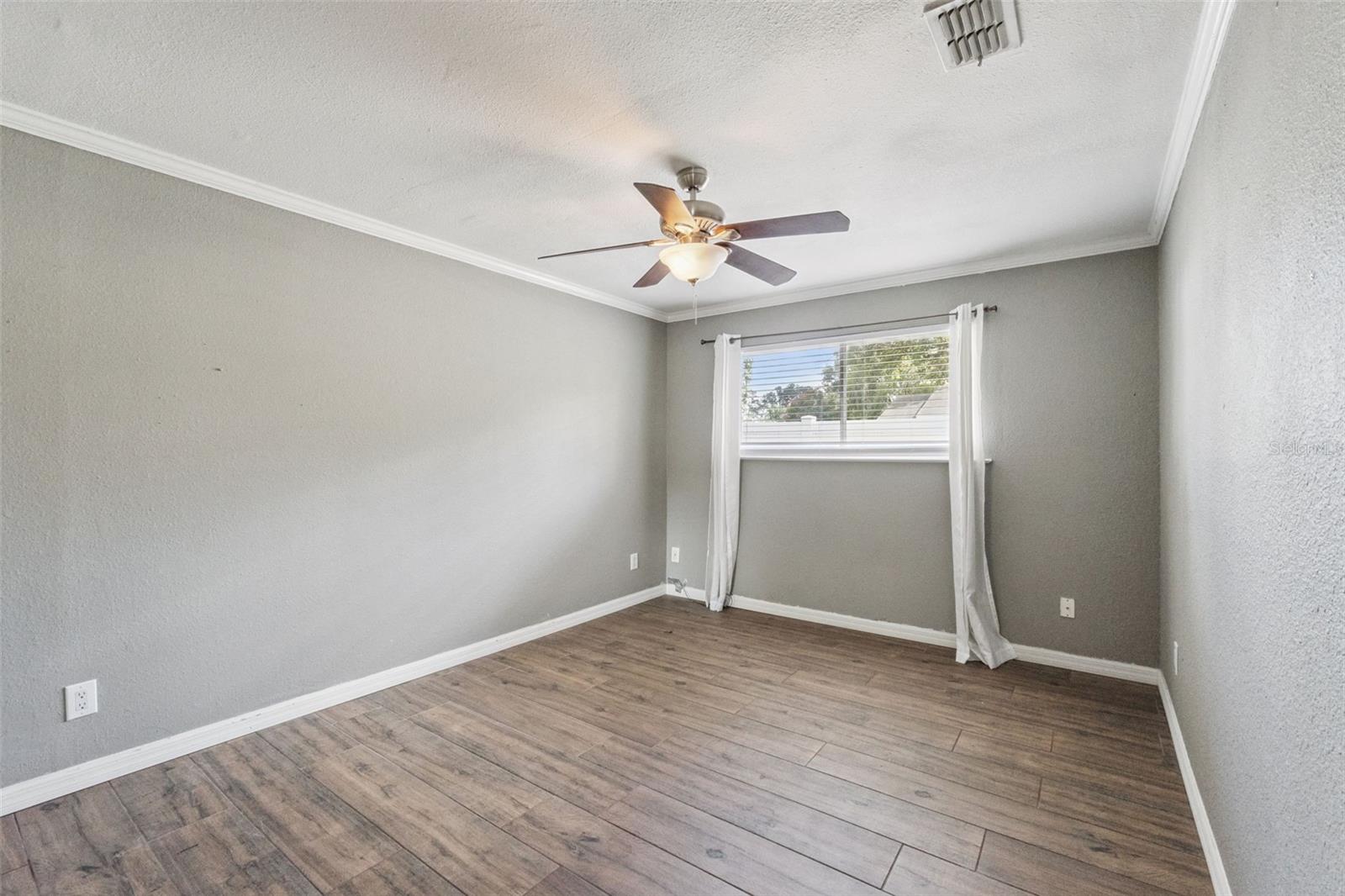 Image 13 of 32 For 740 Baffie Avenue