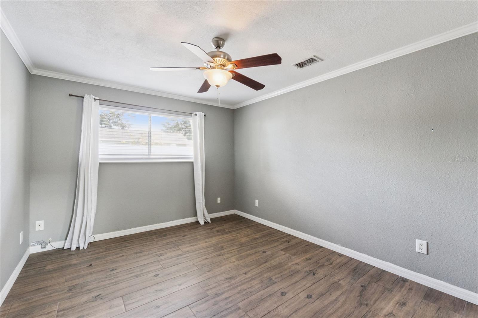 Image 15 of 32 For 740 Baffie Avenue