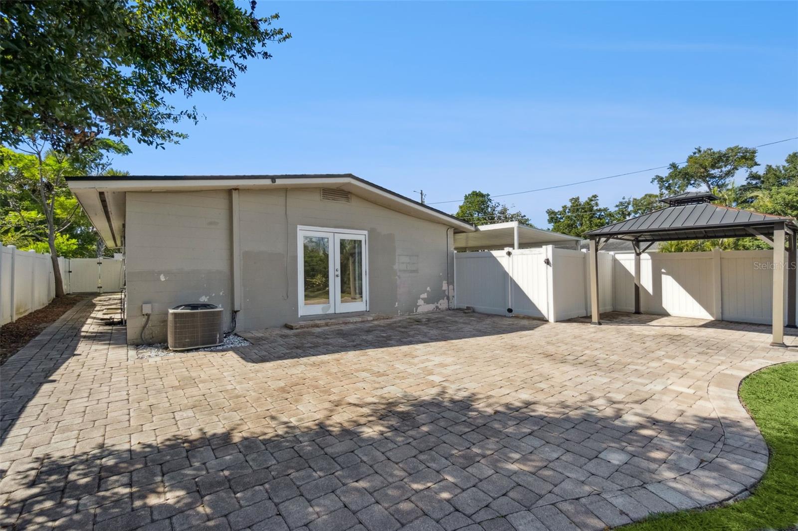Image 20 of 32 For 740 Baffie Avenue