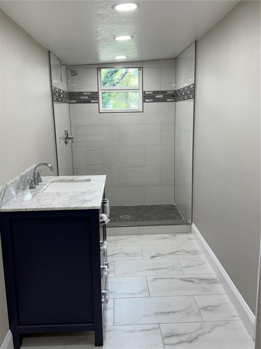 Image 15 of 21 For 1007 San Domingo Road