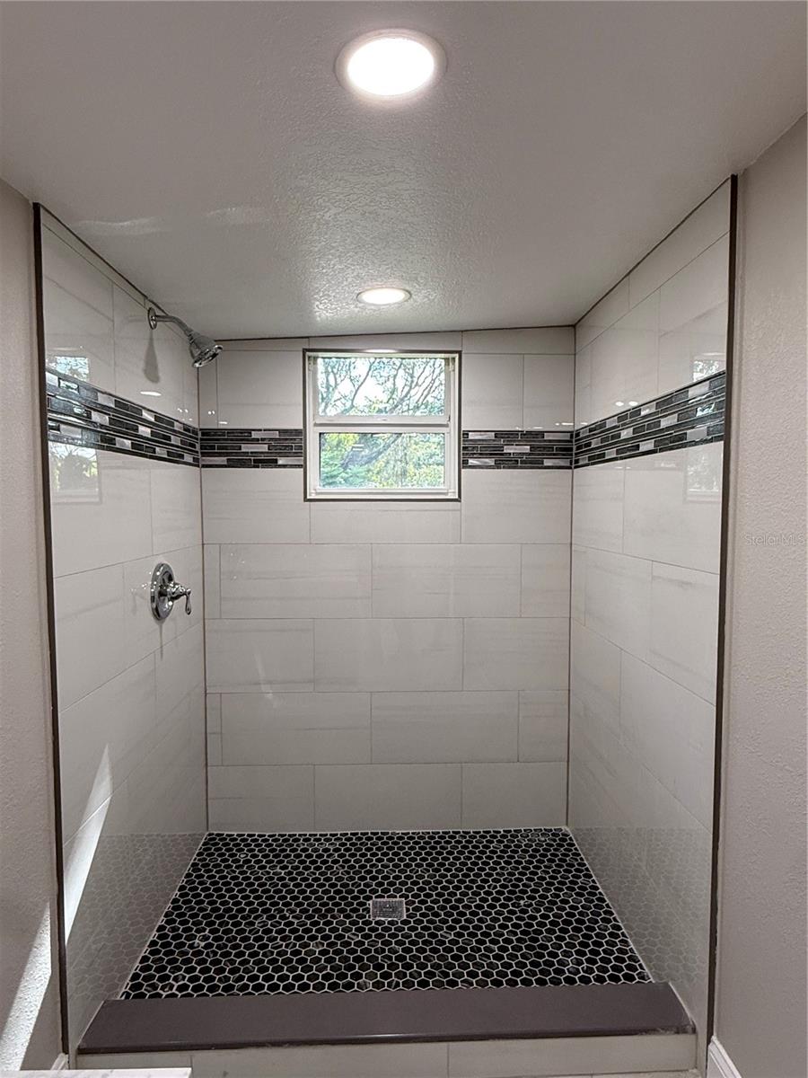 Image 17 of 21 For 1007 San Domingo Road