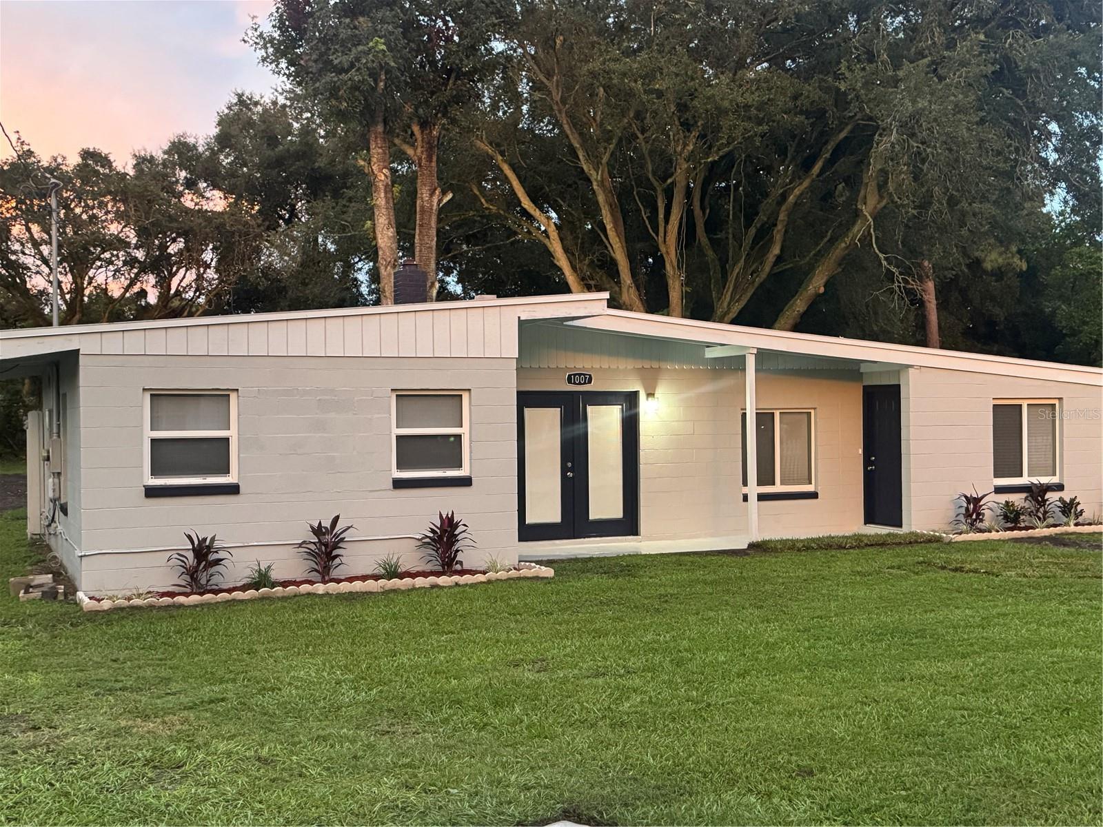 Image 2 of 21 For 1007 San Domingo Road