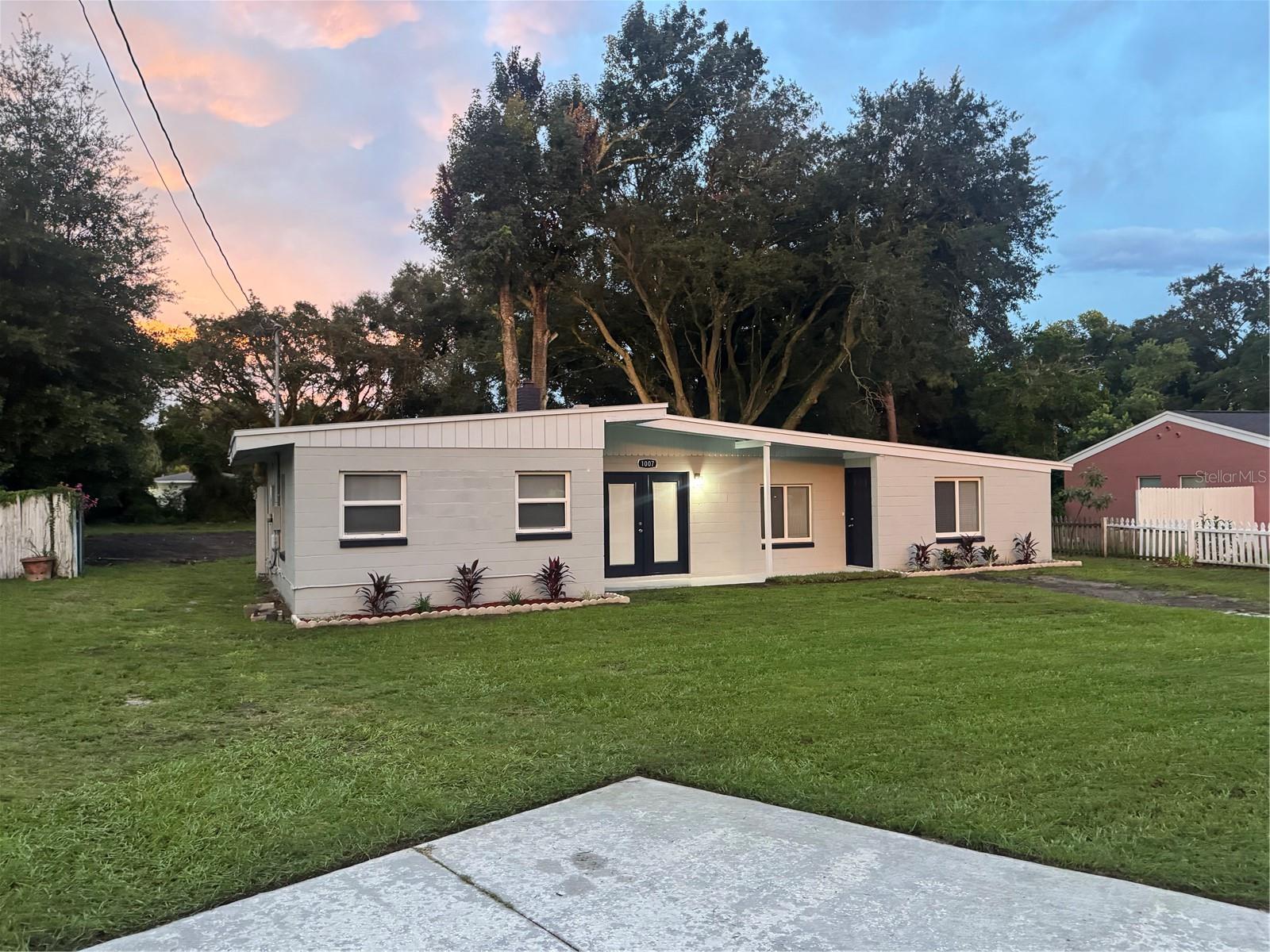 Image 3 of 21 For 1007 San Domingo Road
