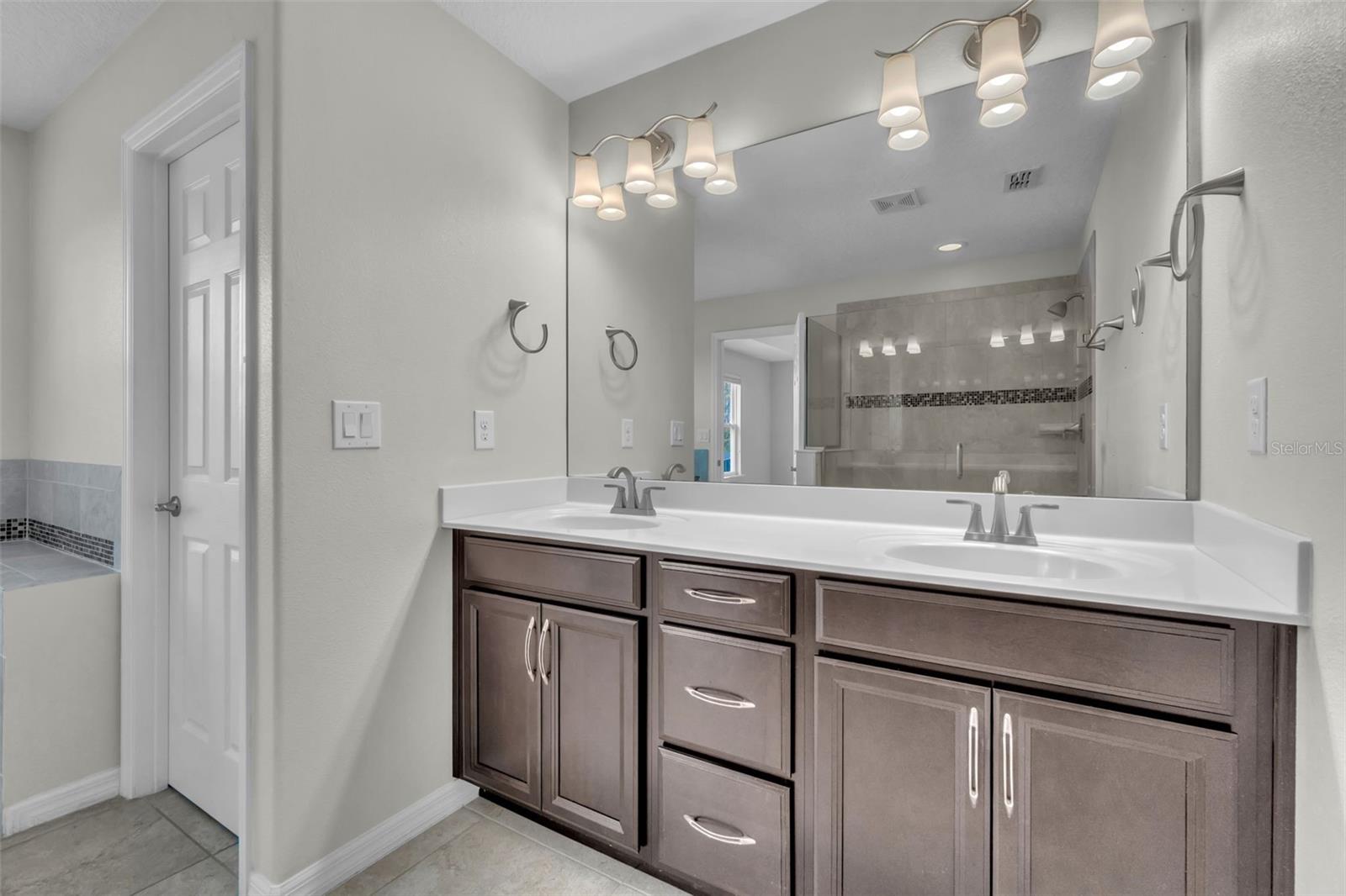 Image 26 of 40 For 8561 Lovett Avenue