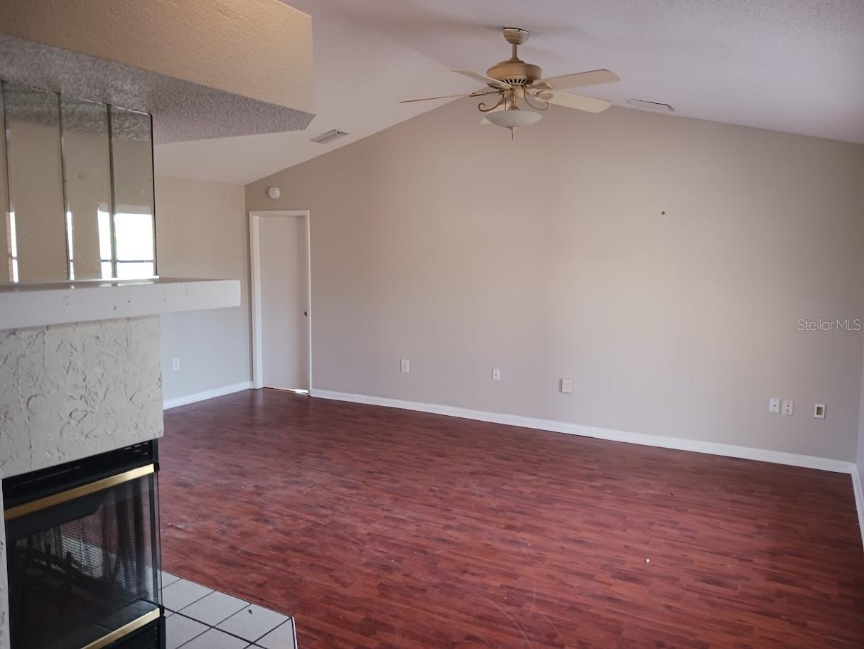 Image 7 of 30 For 1134 Fuchsia Drive