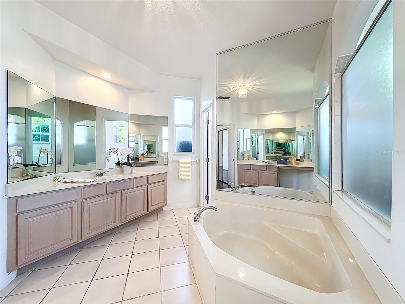 Image 28 of 48 For 3311 Sterling Lake Circle