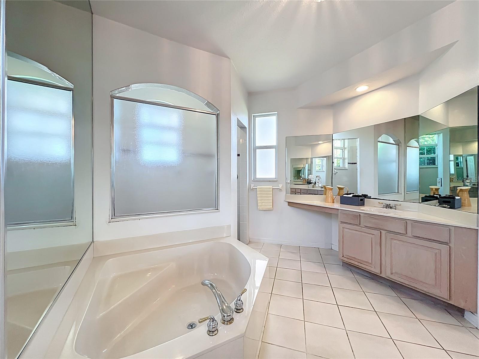 Image 29 of 48 For 3311 Sterling Lake Circle