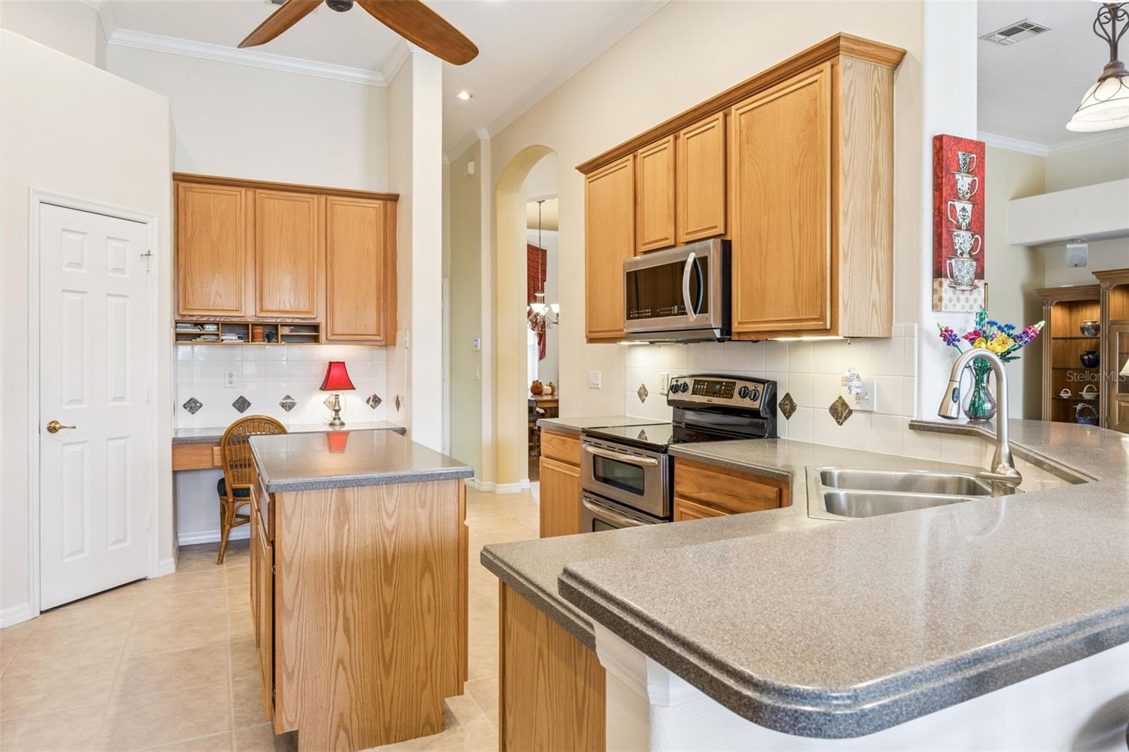 Image 21 of 68 For 1061 Spring Mill Drive
