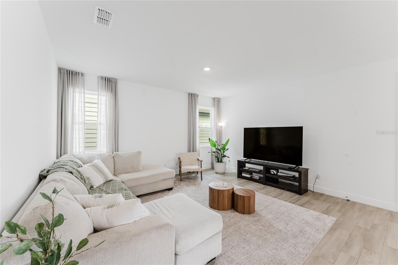 Image 21 of 60 For 11359 Pixie Mandarin Court