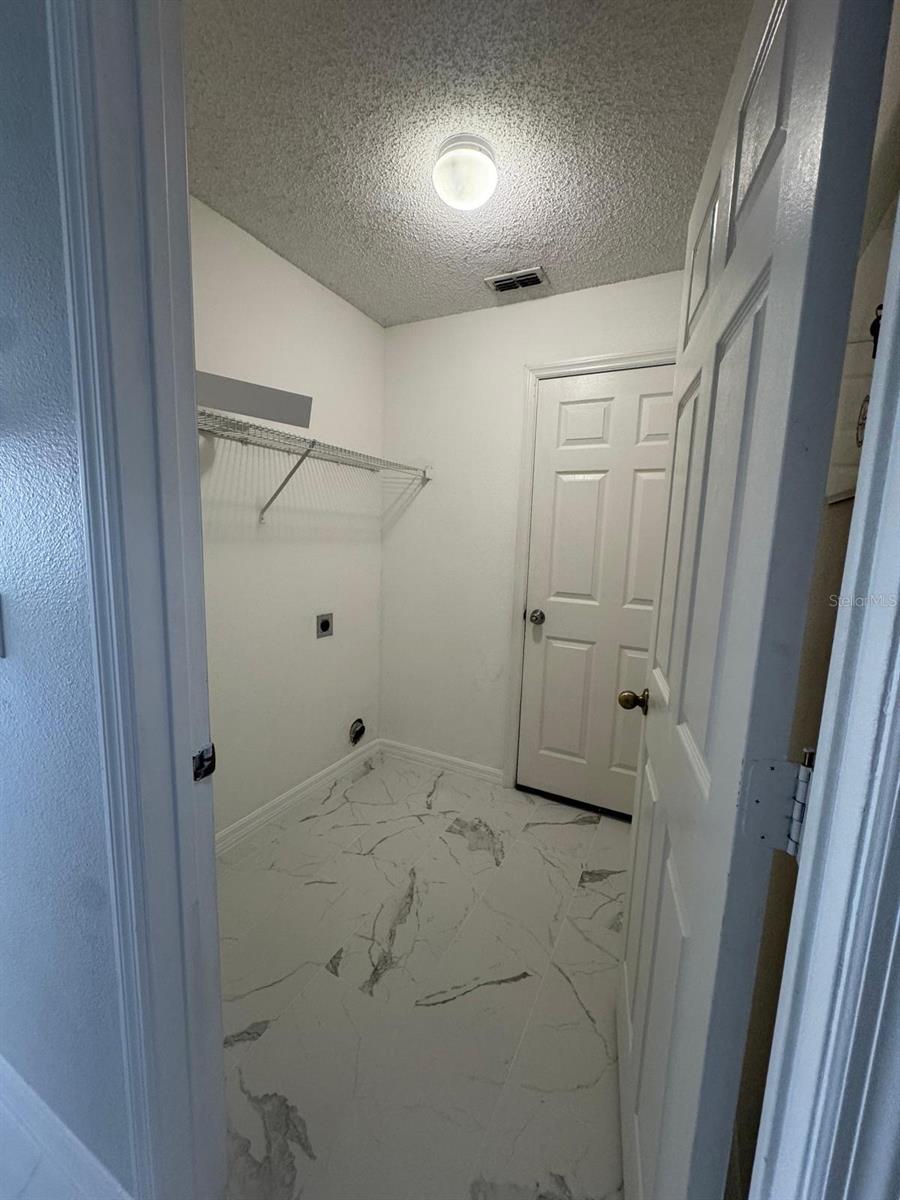 Image 19 of 29 For 714 Crystal Bay Lane