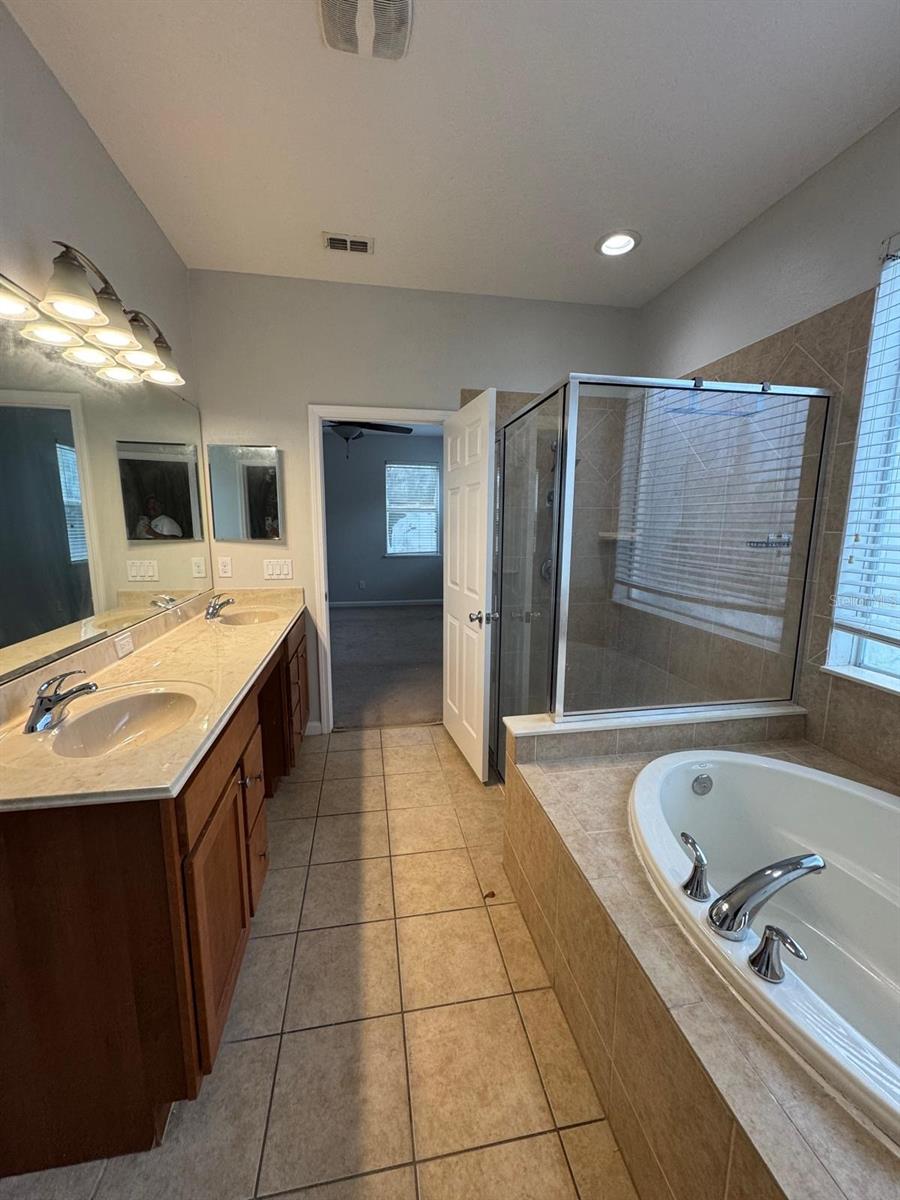 Image 20 of 25 For 624 Spring Oak Circle