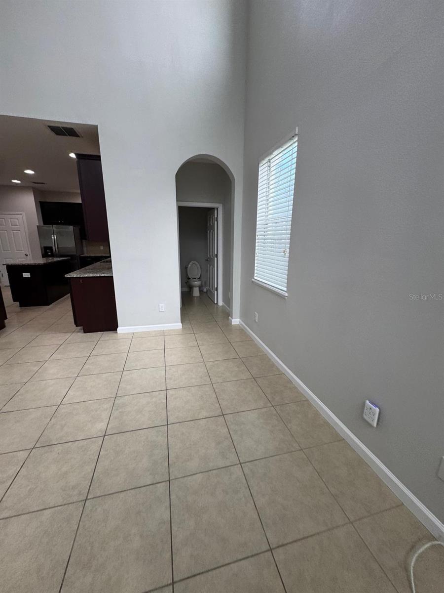 Image 5 of 25 For 624 Spring Oak Circle