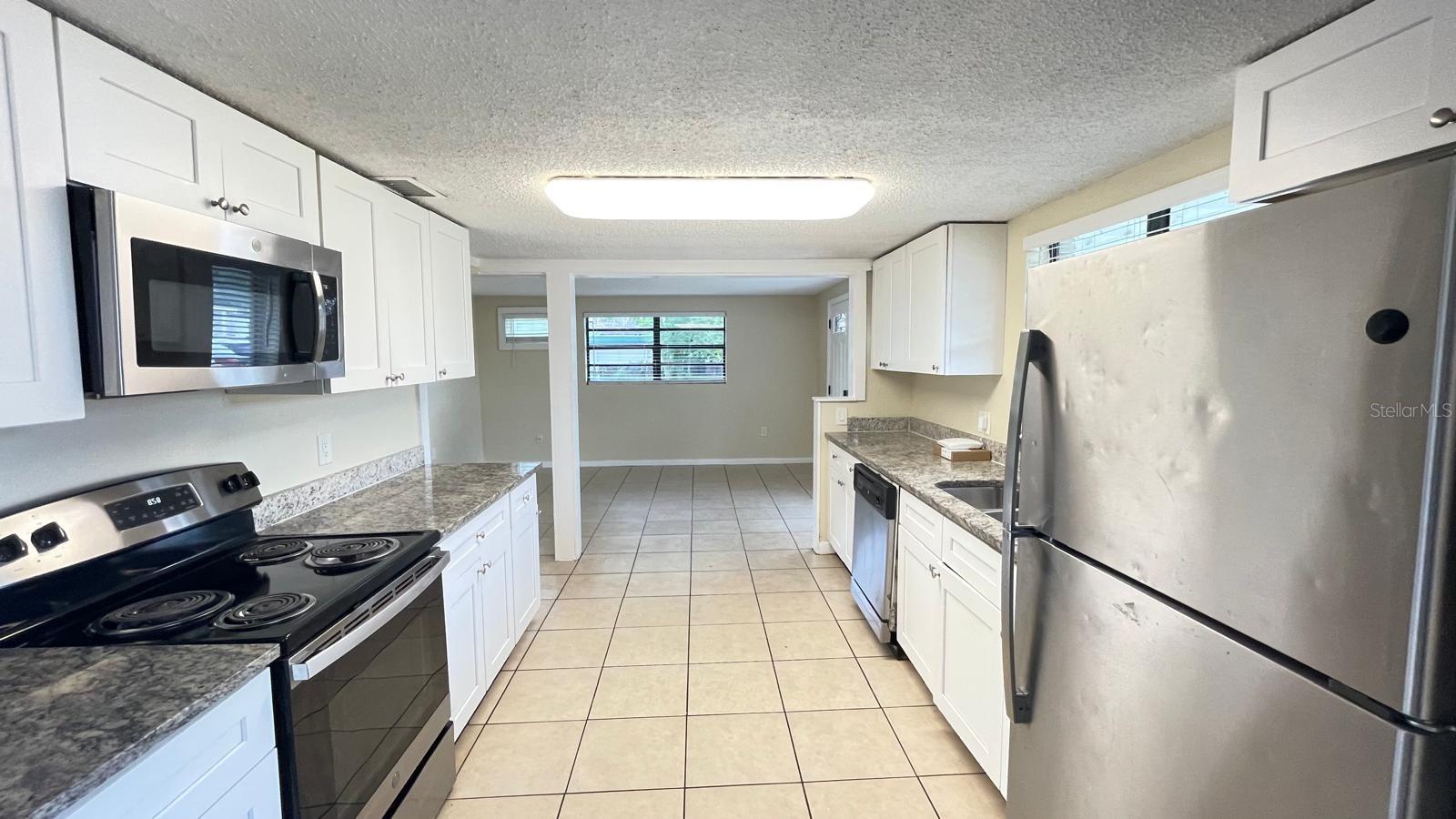 Image 7 of 18 For 1413 Hialeah Drive