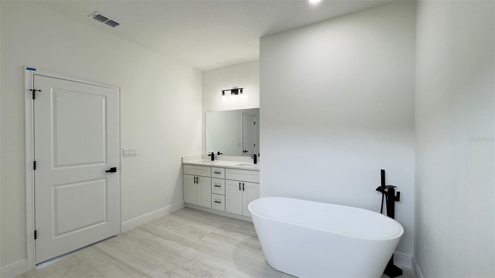 Image 13 of 23 For 9848 Cortlandt Drive