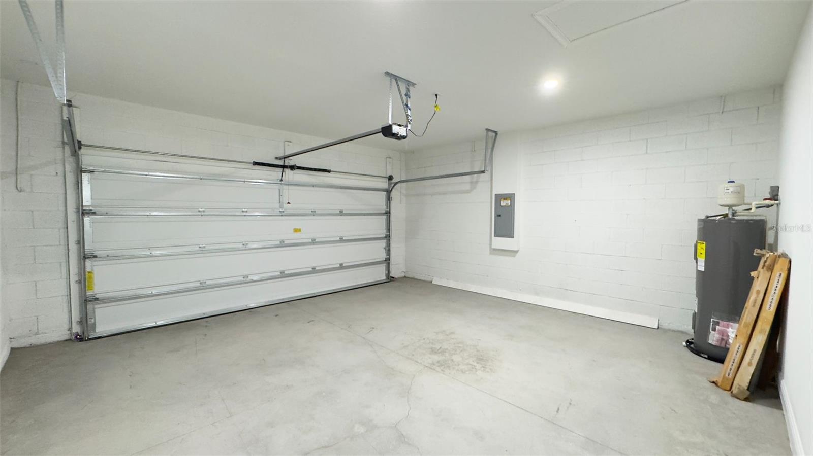 Image 19 of 23 For 9848 Cortlandt Drive