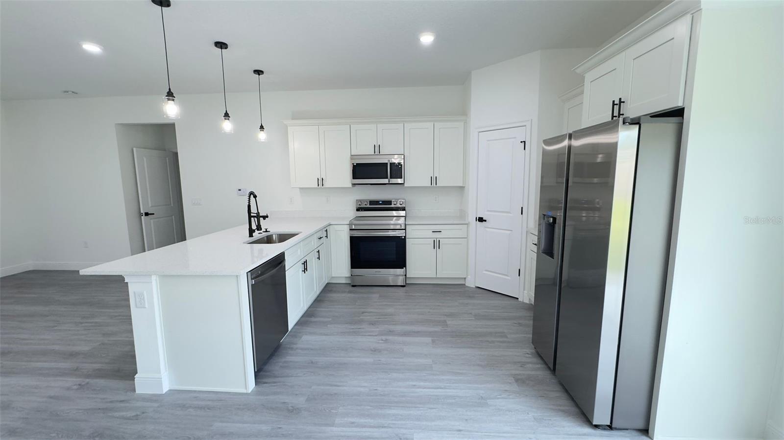 Image 5 of 23 For 9848 Cortlandt Drive