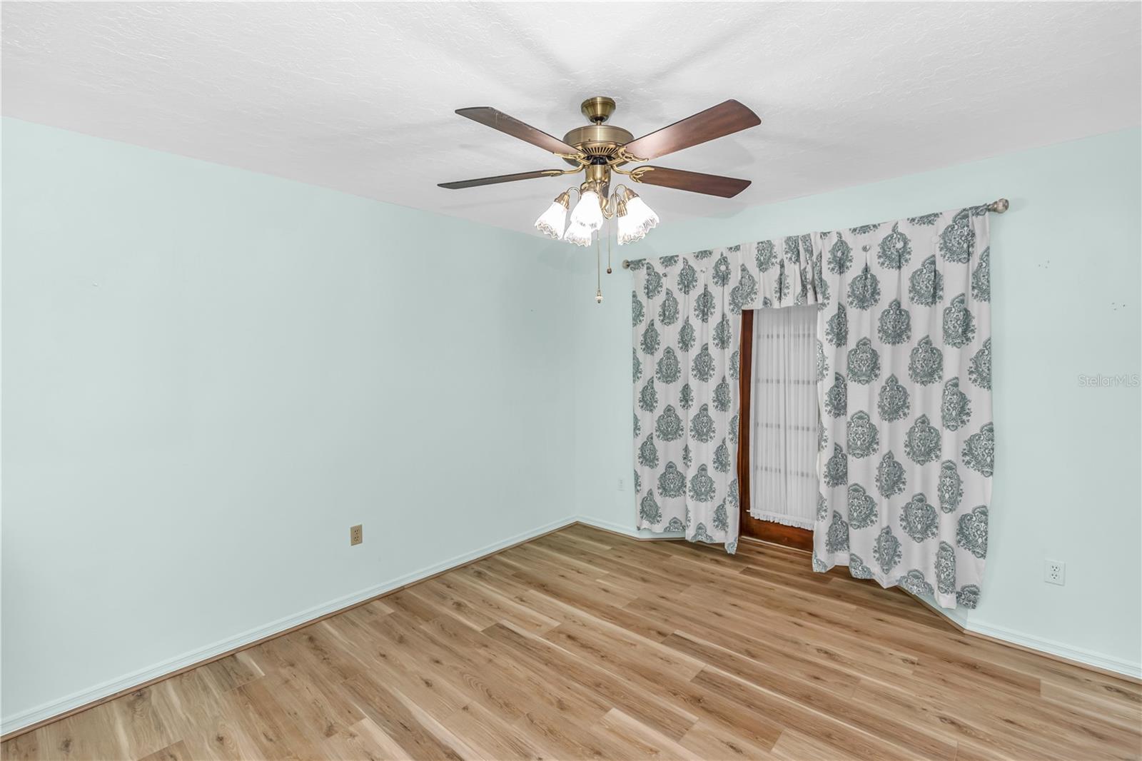 Image 8 of 23 For 5412 Rutland Court