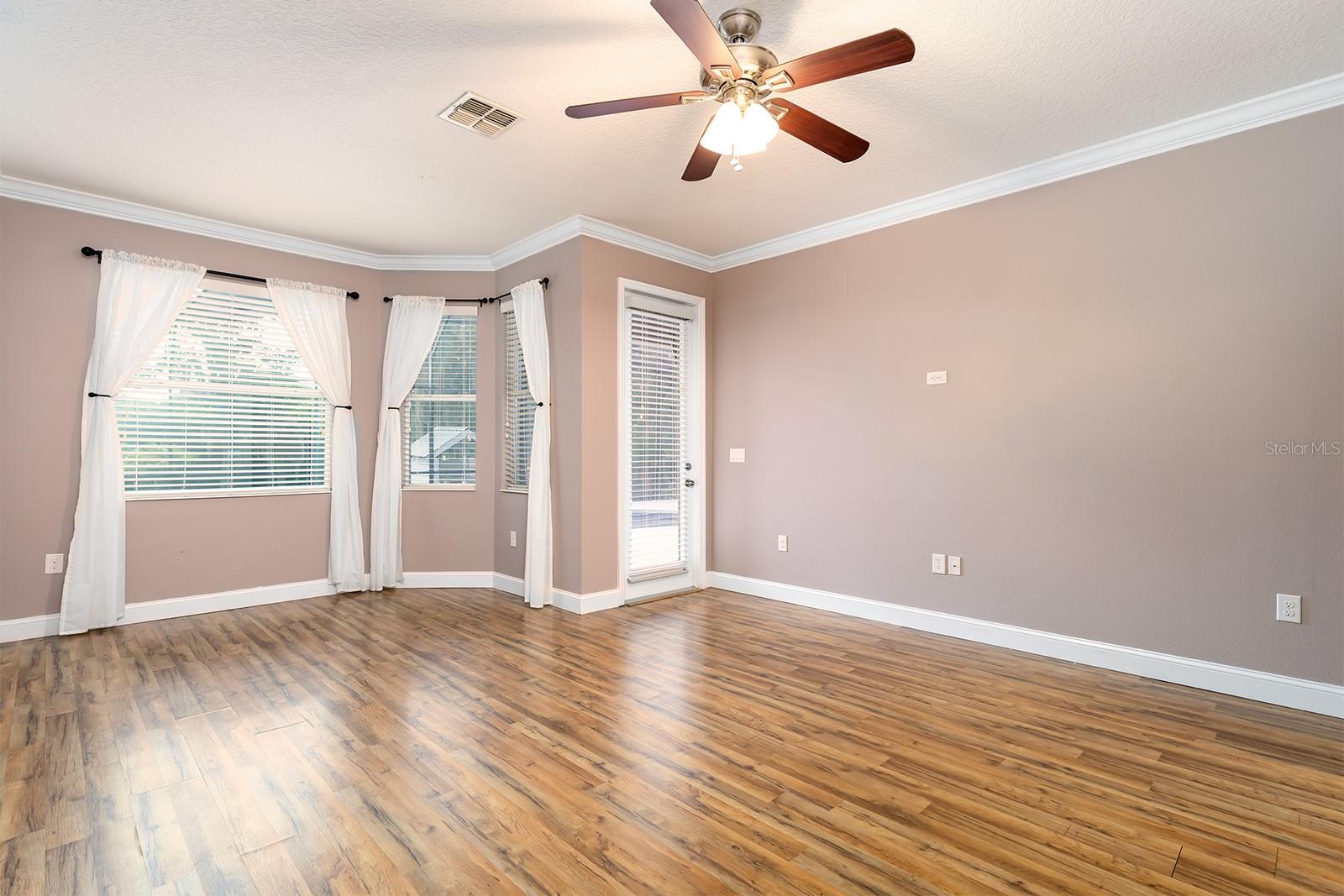 Image 18 of 41 For 2450 Misty Cove Circle